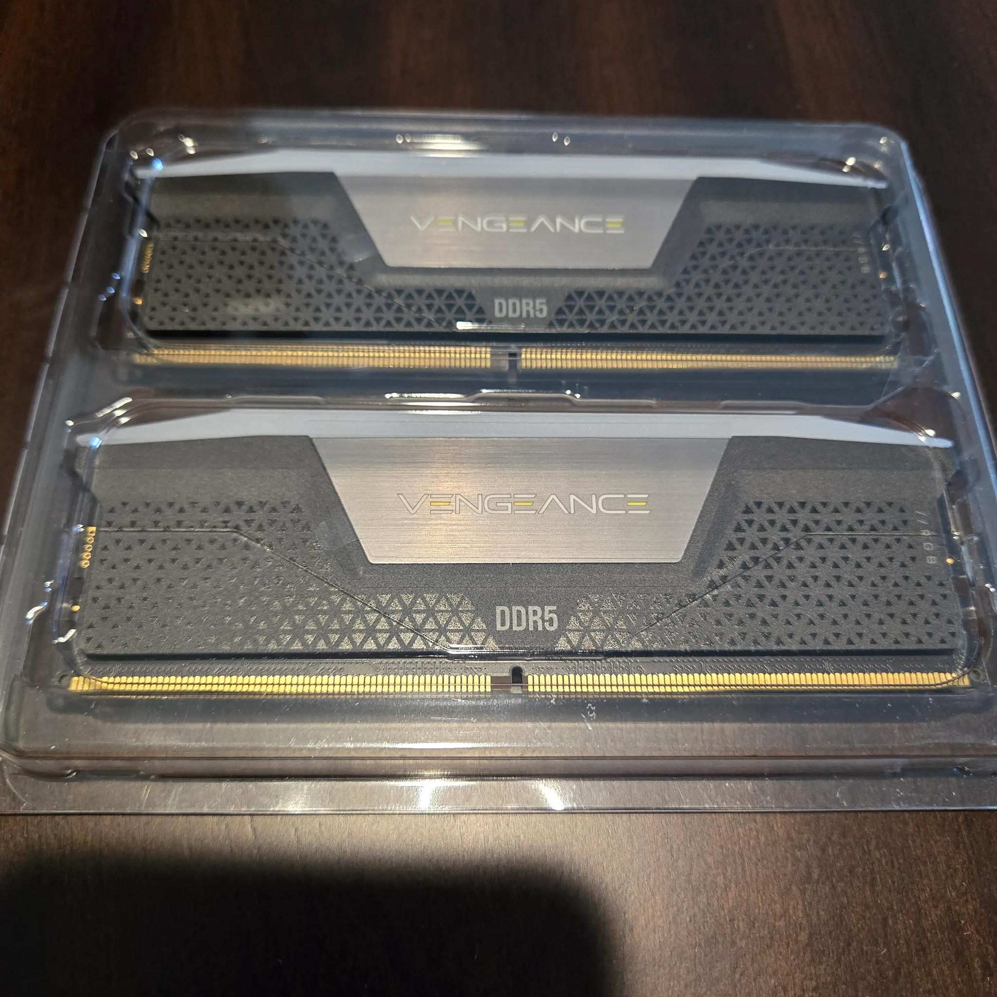 Corsair Vengeance RGB DDR5 32GB (16GBx2)