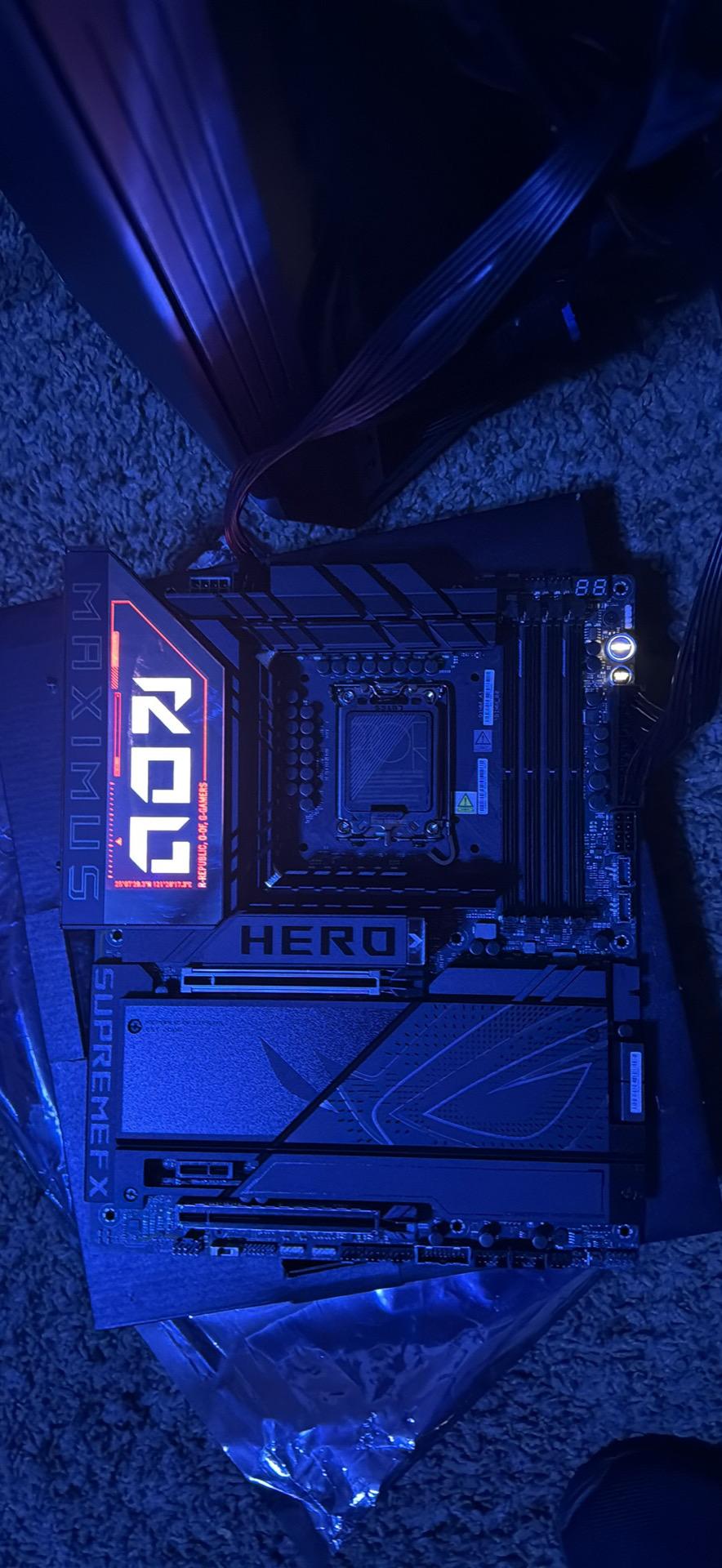 ASUS ROG MAXIMUS Z890 HERO Motherboard Open Box