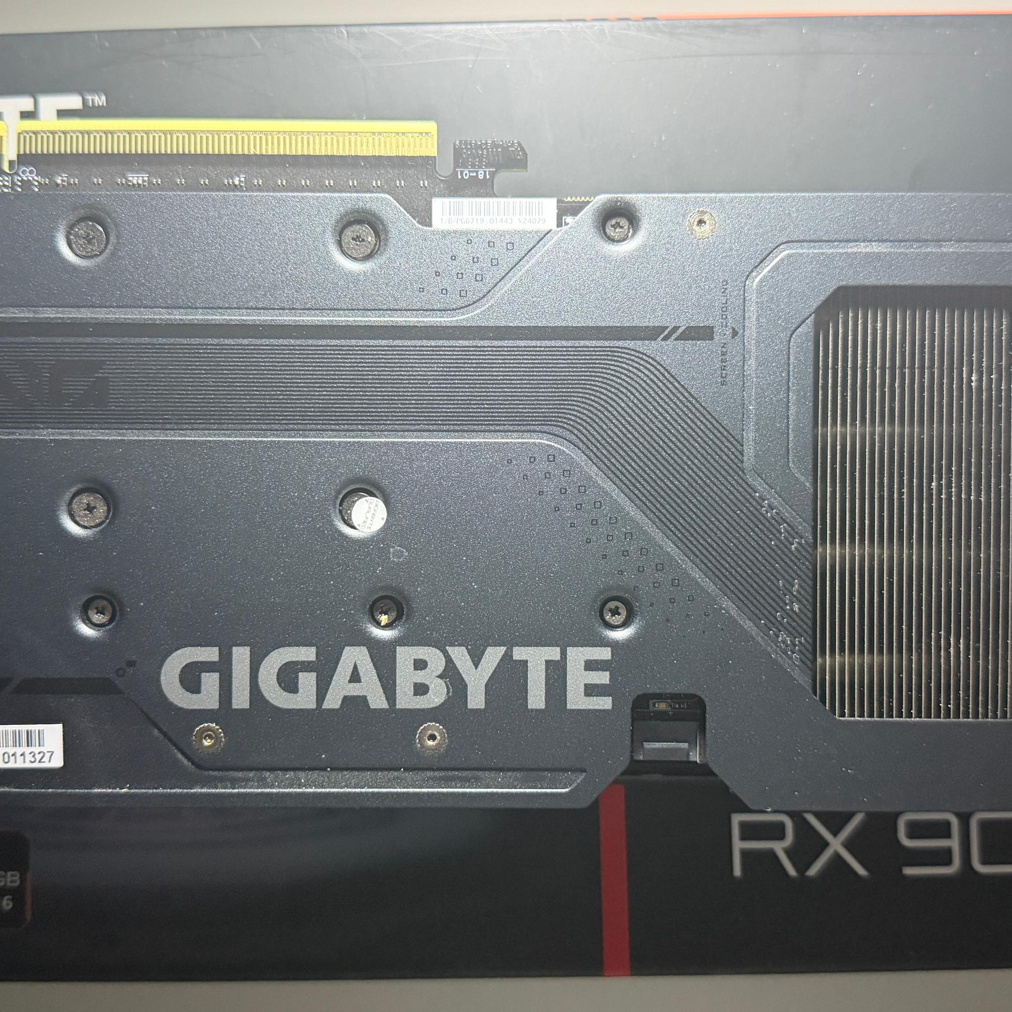 GIGABYTE AORUS Radeon RX 9060 XT ELITE 16G