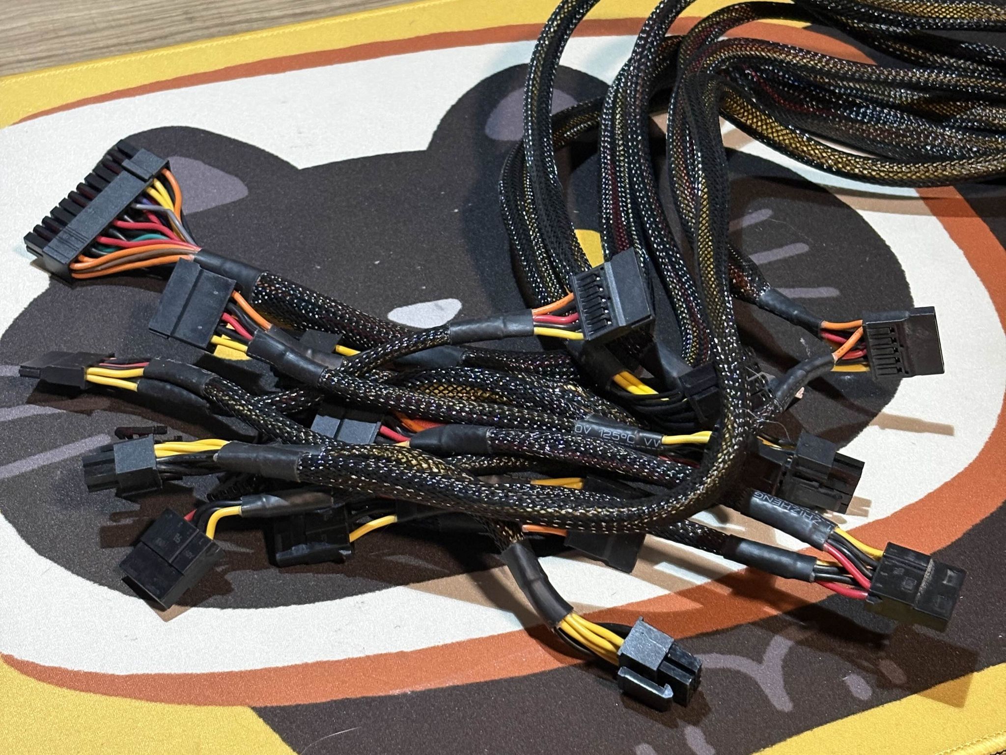 Apevia 1000W Prestige GOLD Non-Modular
