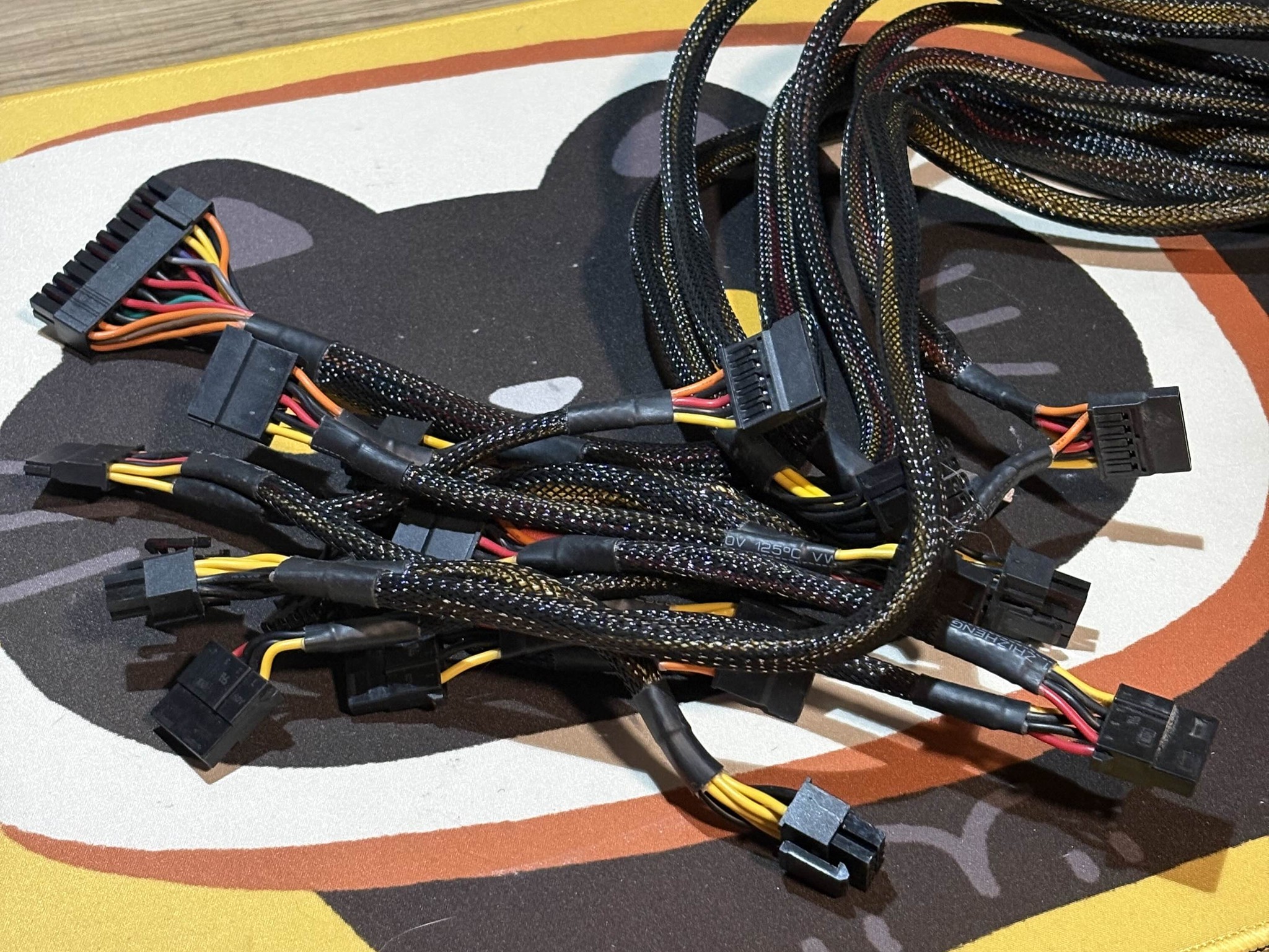 Apevia 1000W Prestige GOLD Non-Modular