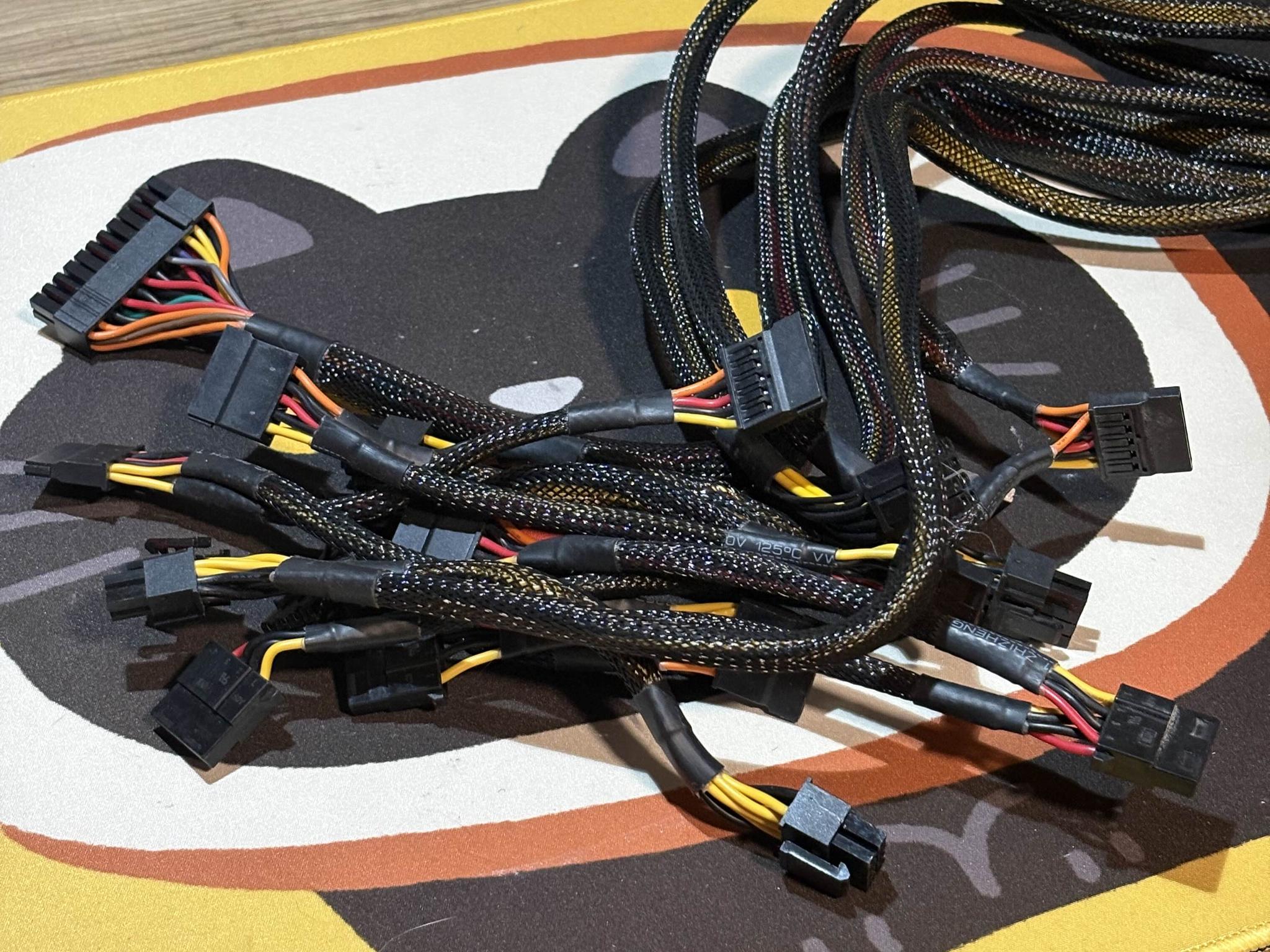 Apevia 1000W Prestige GOLD Non-Modular
