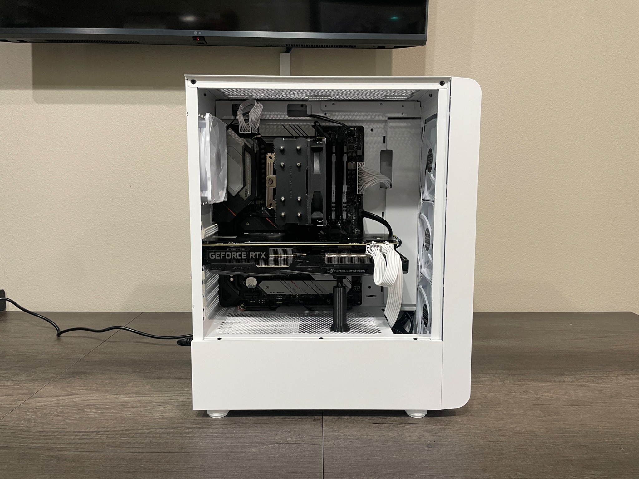 Custom White Gaming PC / ASROCK PG Velocita / Ryzen 7 3700X / RTX 2070 / 16GB / 1TB / Windows 11 Pro