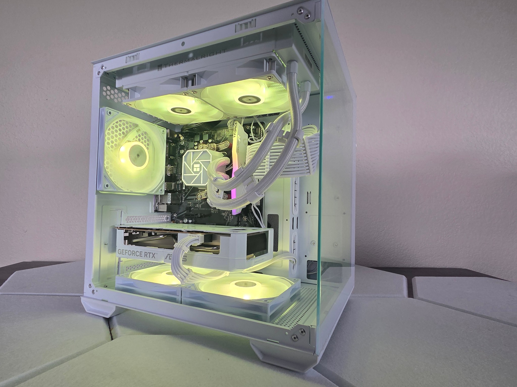🐻‍❄️🤍❄️ Frost Mirage | RTX 5060 White Edition | Ryzen 5 5500 | AIO Liquid Cooled ❄️🤍