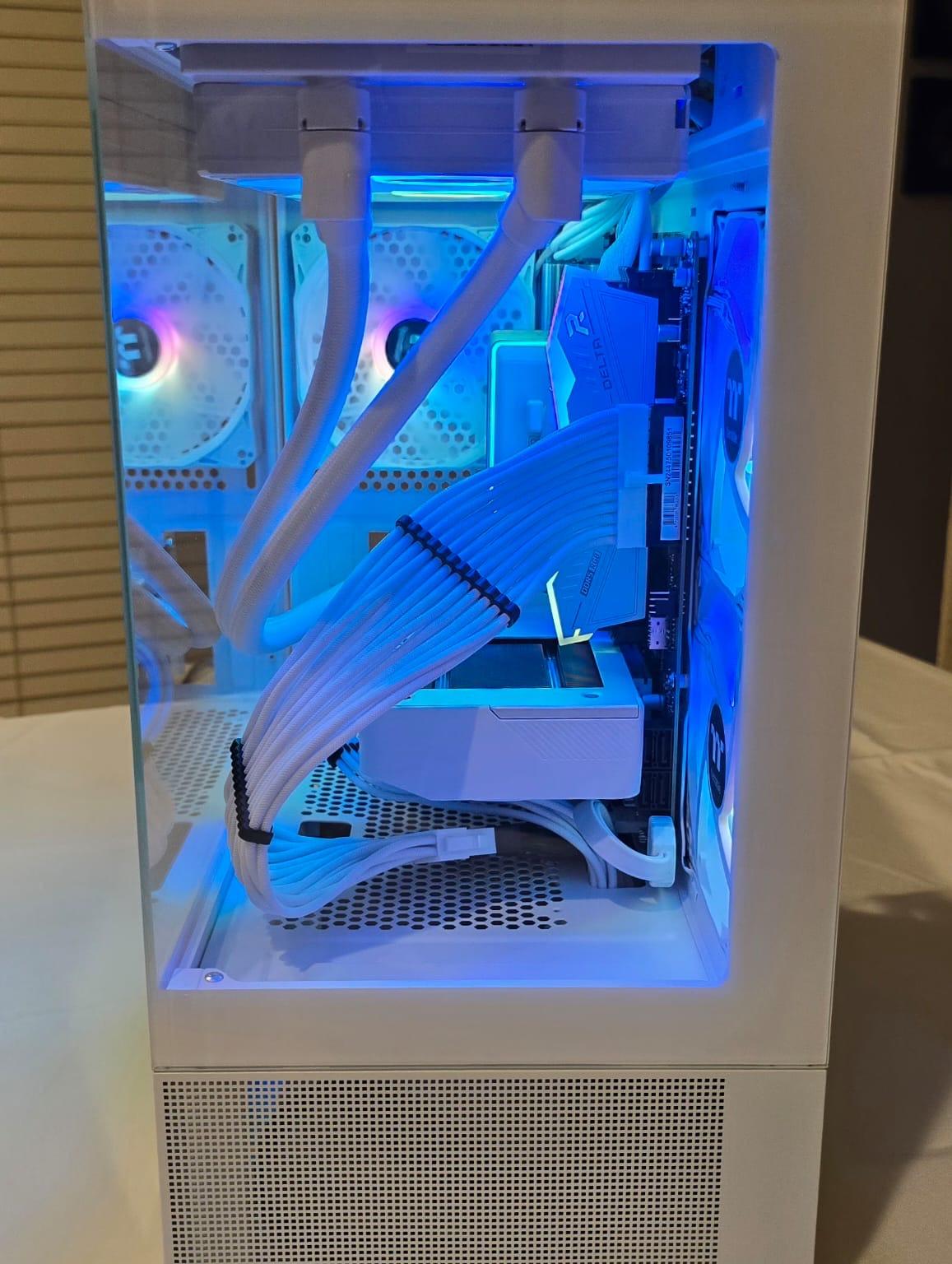 Beautiful White RGB 4060+7700X PC 🔥🔥