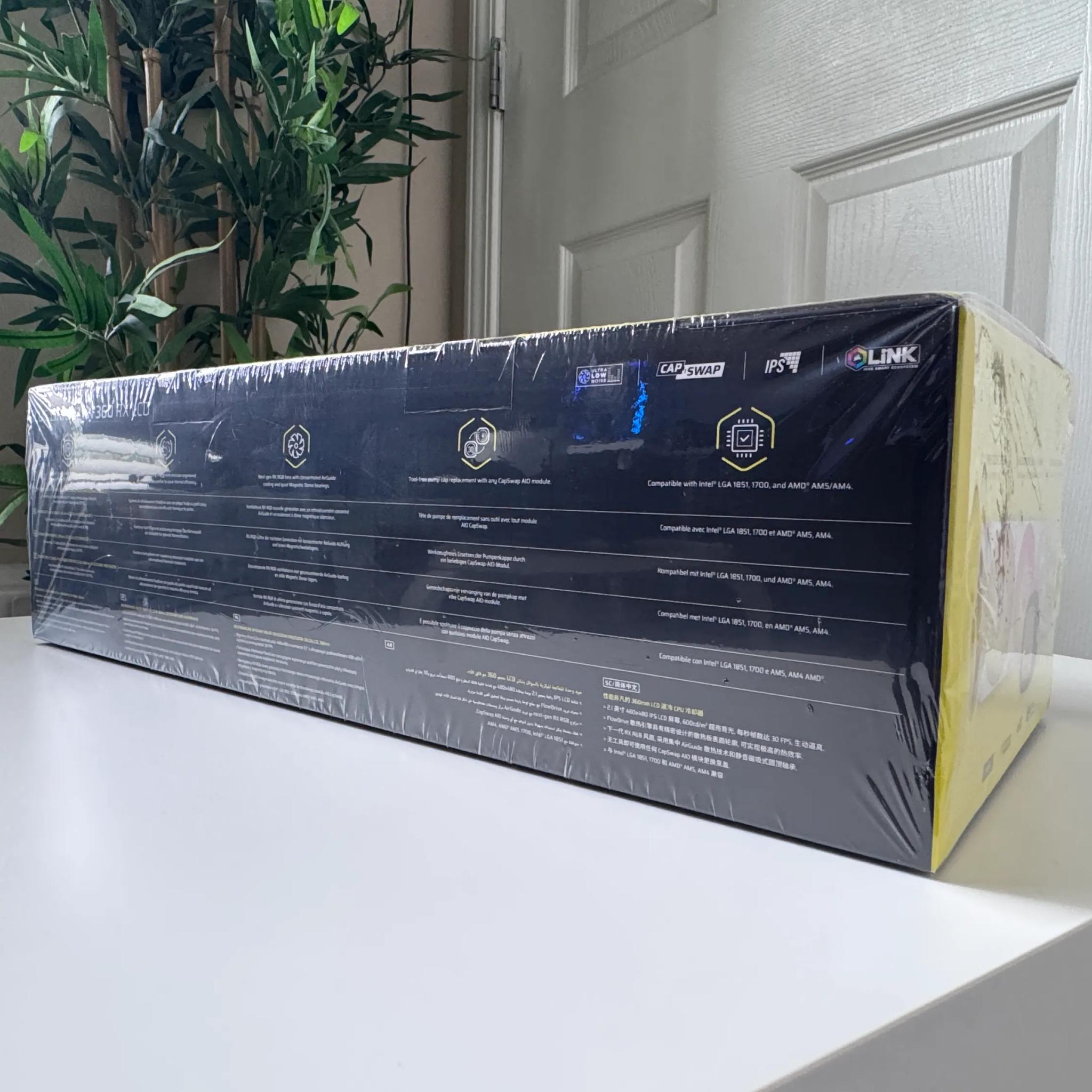 Corsair iCUE LINK TITAN 360 RX LCD Liquid CPU Cooler (White)