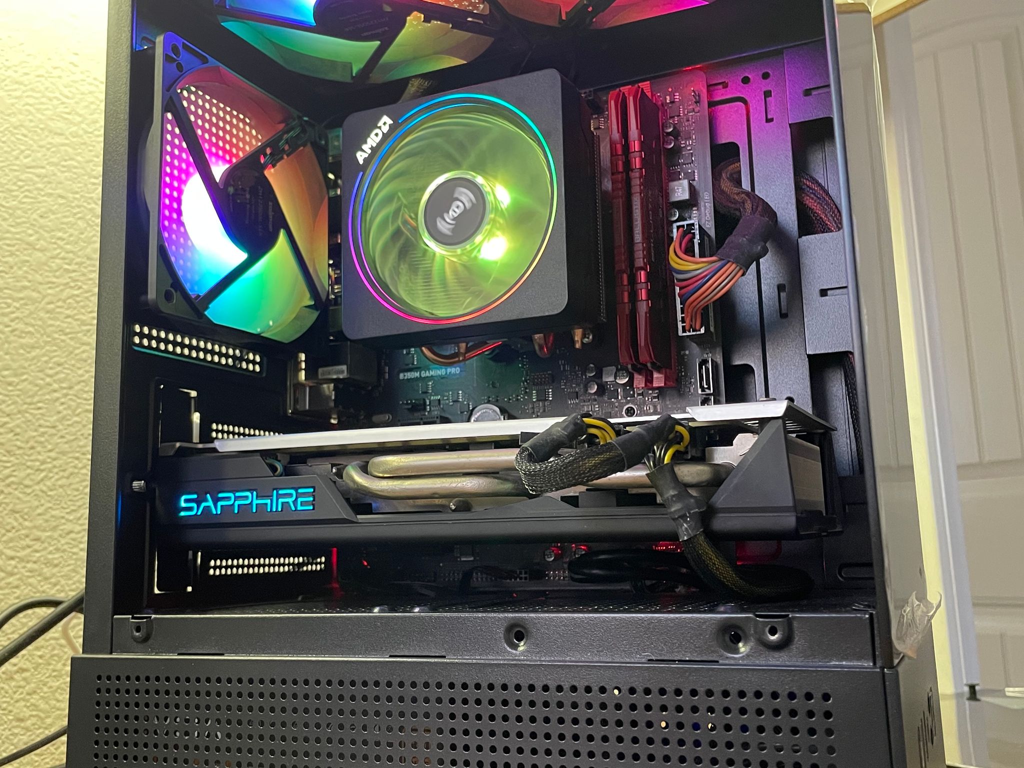 Black RGB “Mini-King” 🤴🖤 Gaming Pc