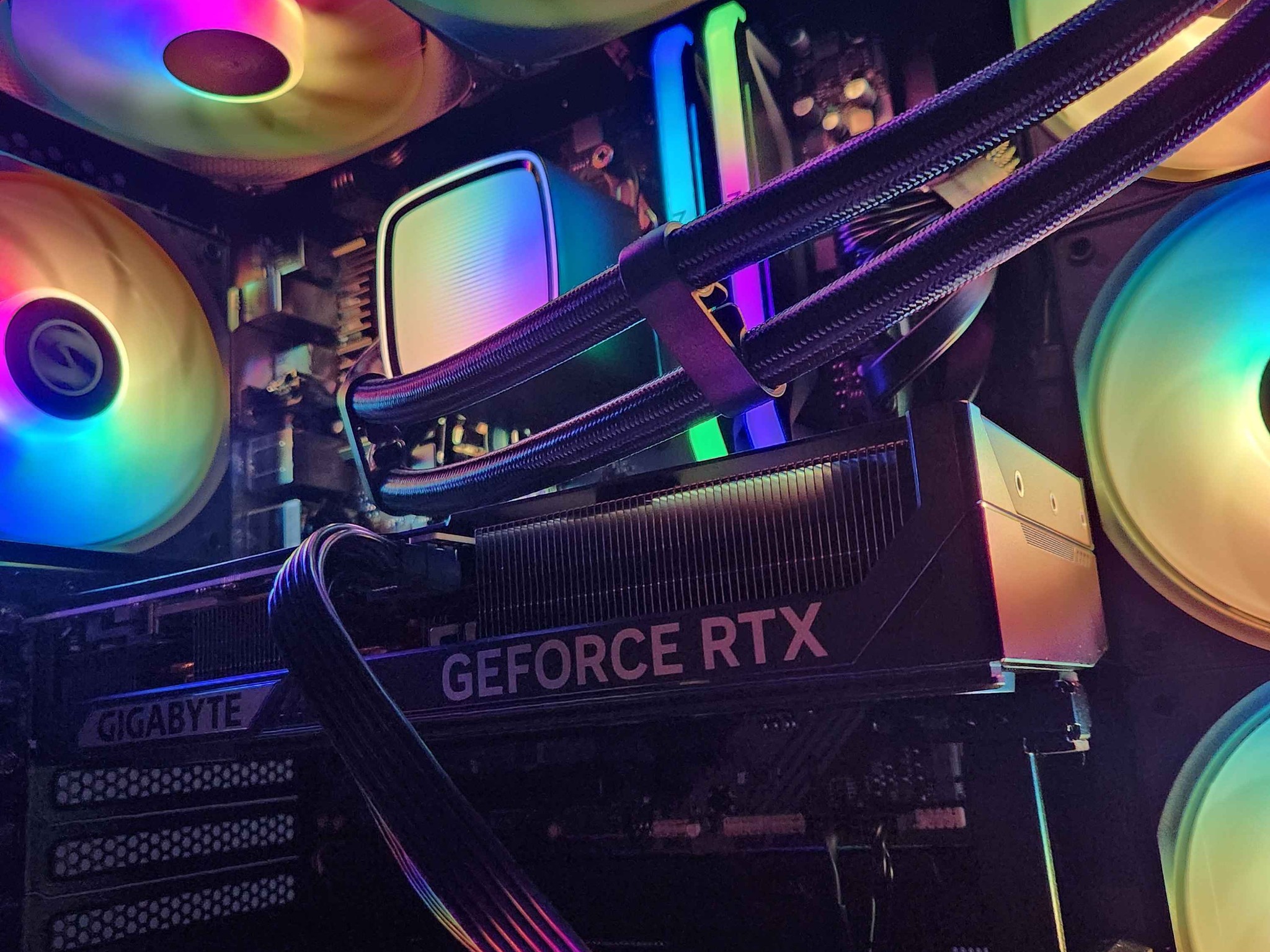 🍀RTX 5070 | Ryzen 7 7700 | 32GB DDR5 | 2TB NVMe | WiFi | Windows 11