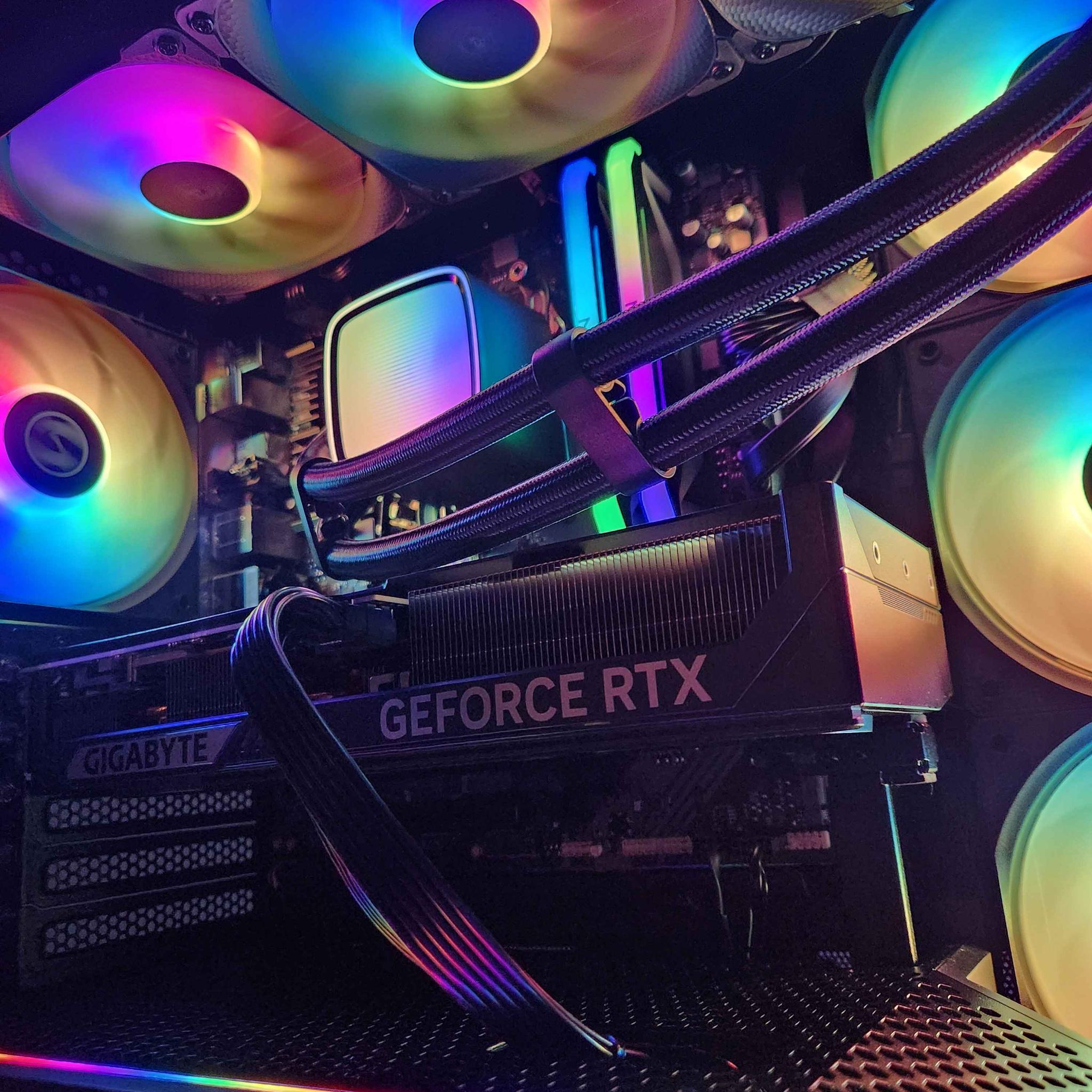 🍀RTX 5070 | Ryzen 7 7700 | 32GB DDR5 | 2TB NVMe | WiFi | Windows 11