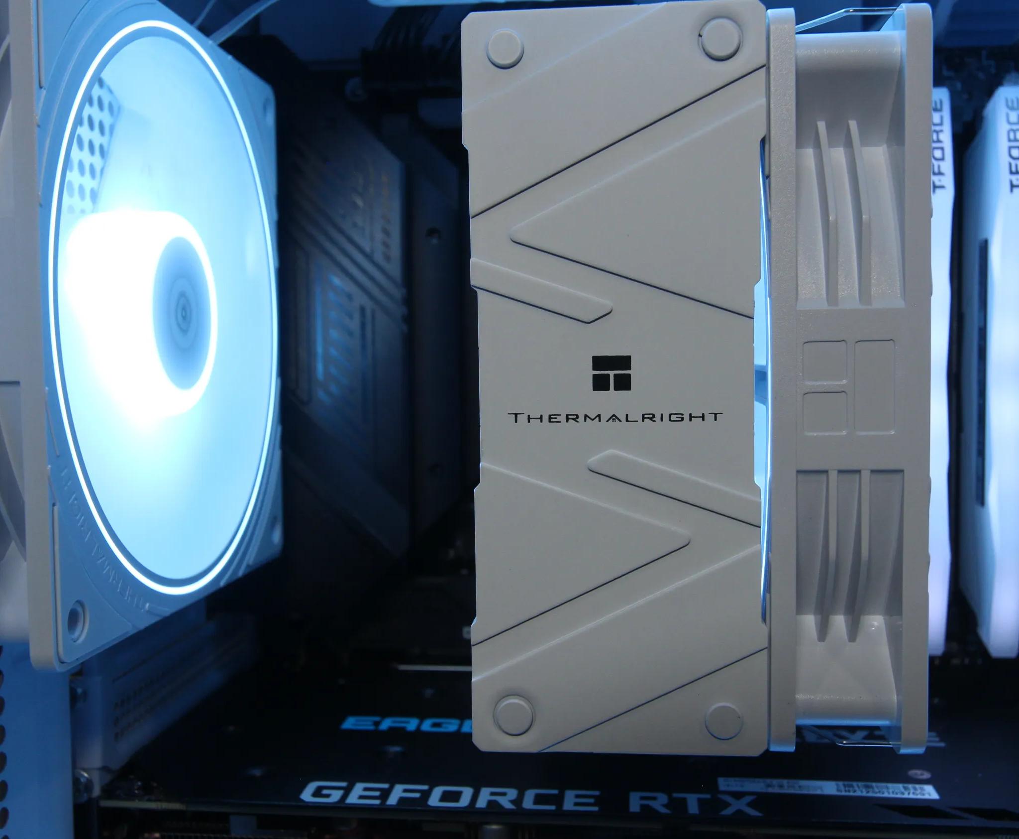 White Gaming PC / AMD Ryzen 5 7600X / RTX 3070 / 32GB / 1TB / Windows 10 Pro