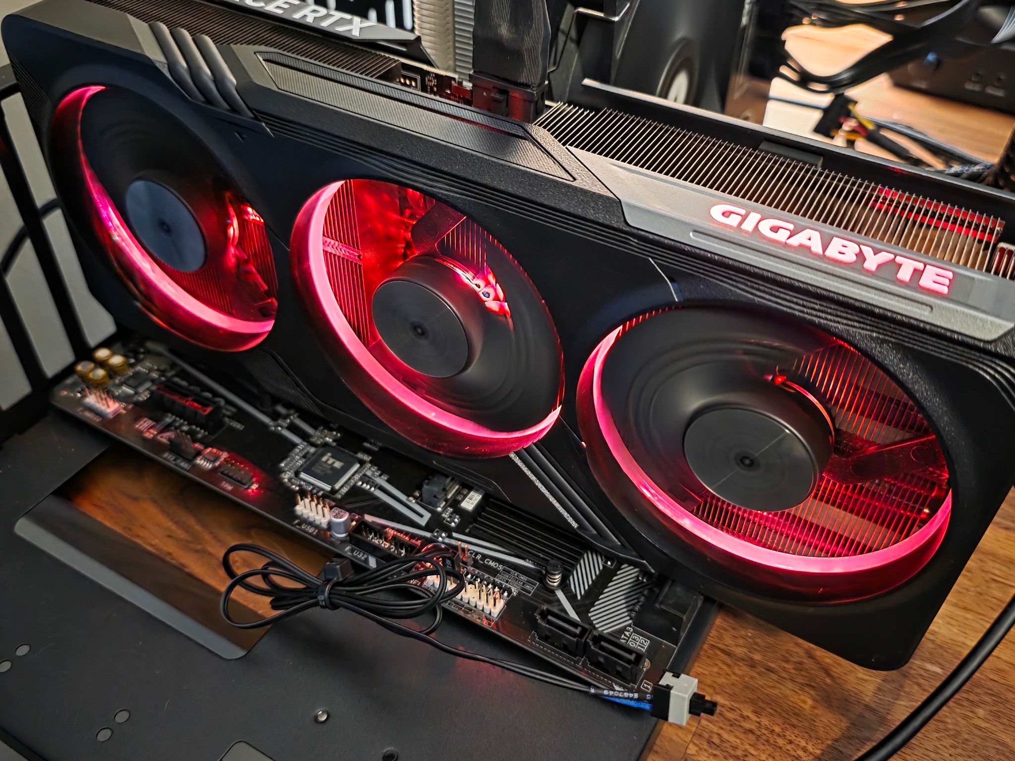 GIGABYTE RTX 4070 TI SUPER
