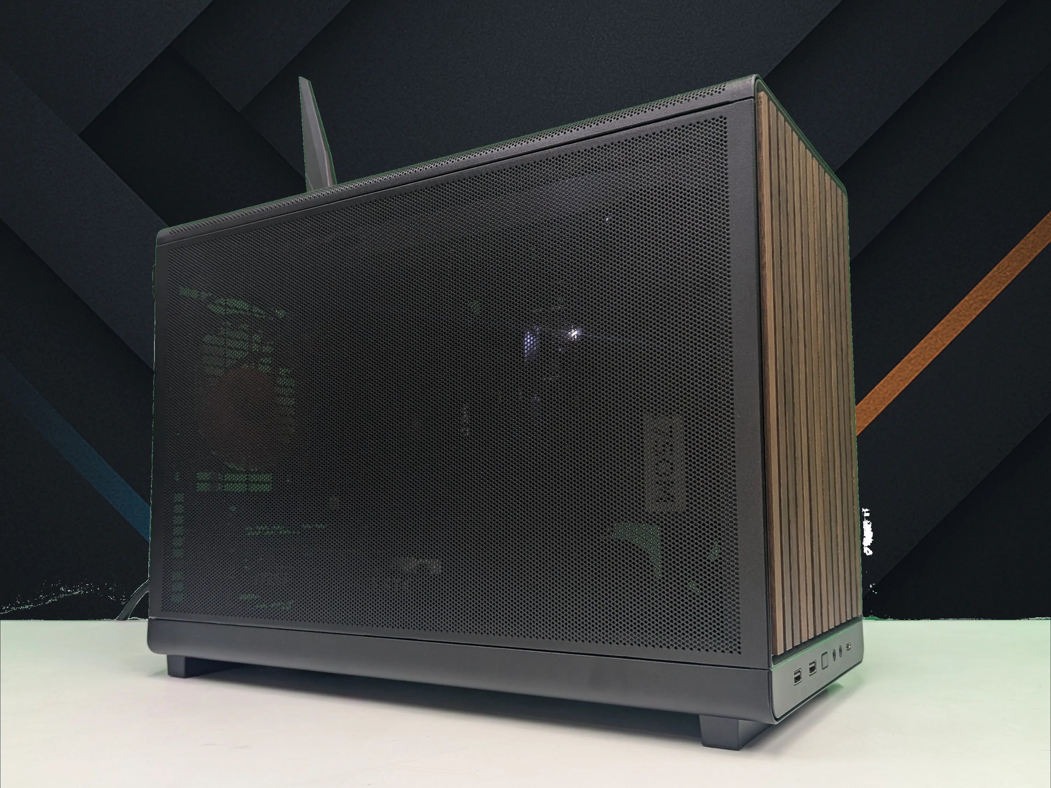 🌳 Mahogany | 🔹 RTX 4060 Ti 8GB | 🔹 AMD 8400F | Clean Wood Build | 16GB DDR5 | 1TB NVMe