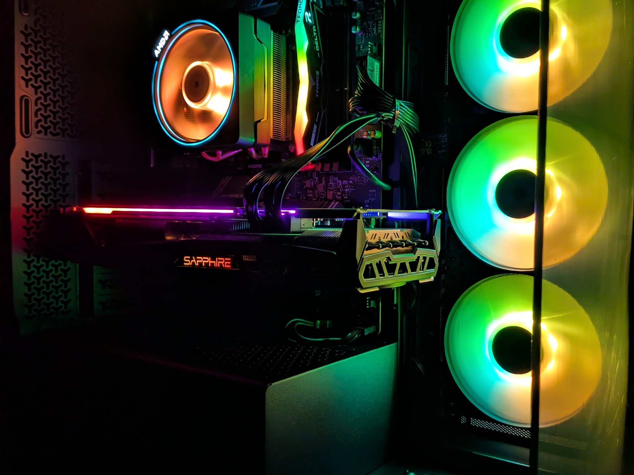 7600X3D | RX 6800 XT | 16GB | 1 TB | 750W GOLD