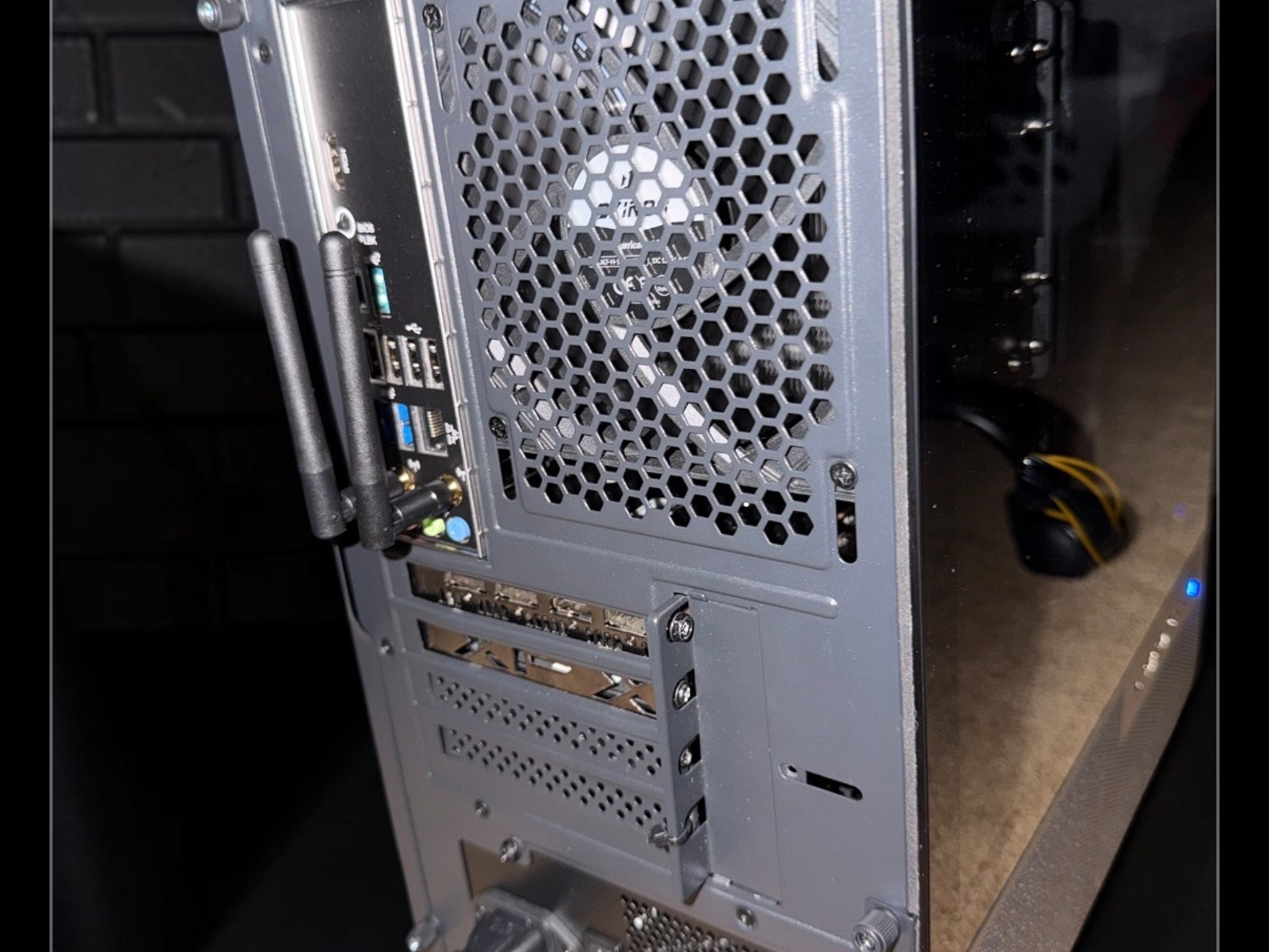 ONYX GAMING PC | R5 7500X3D | RX 6600 XT | 16GB DDR5 | 1TB NVME m.2