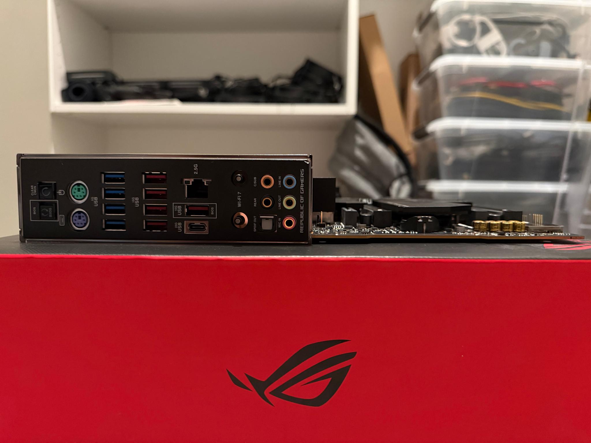 ASUS ROG Maximus Z790 Apex Encore + Intel i9 14900k