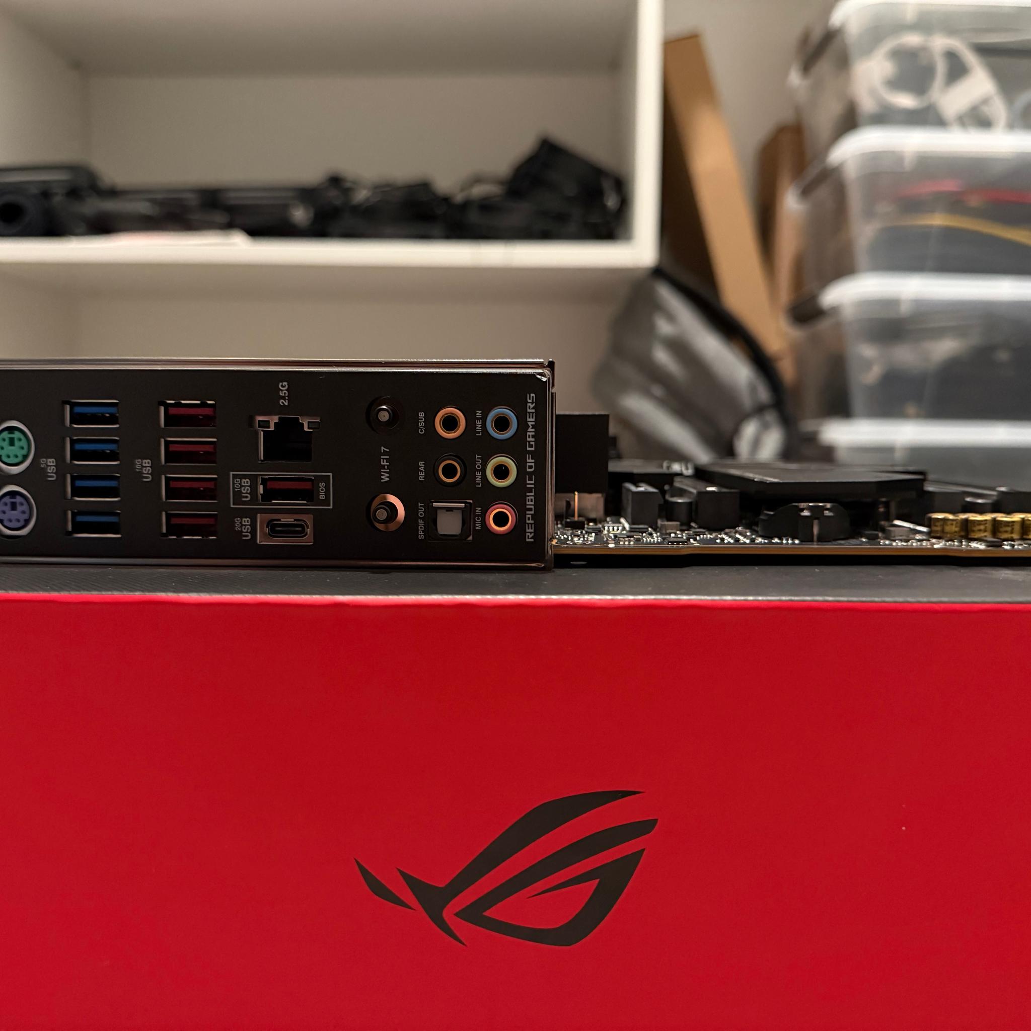 ASUS ROG Maximus Z790 Apex Encore + Intel i9 14900k