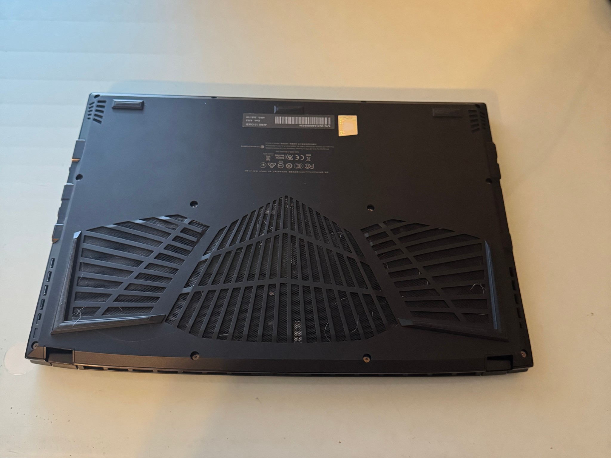 GIGABYTE Aero 15.6" 4K OLED Laptop - Intel Core i7-11800H - 16GB - NVIDIA GeForce RTX 3060 1TB SSD