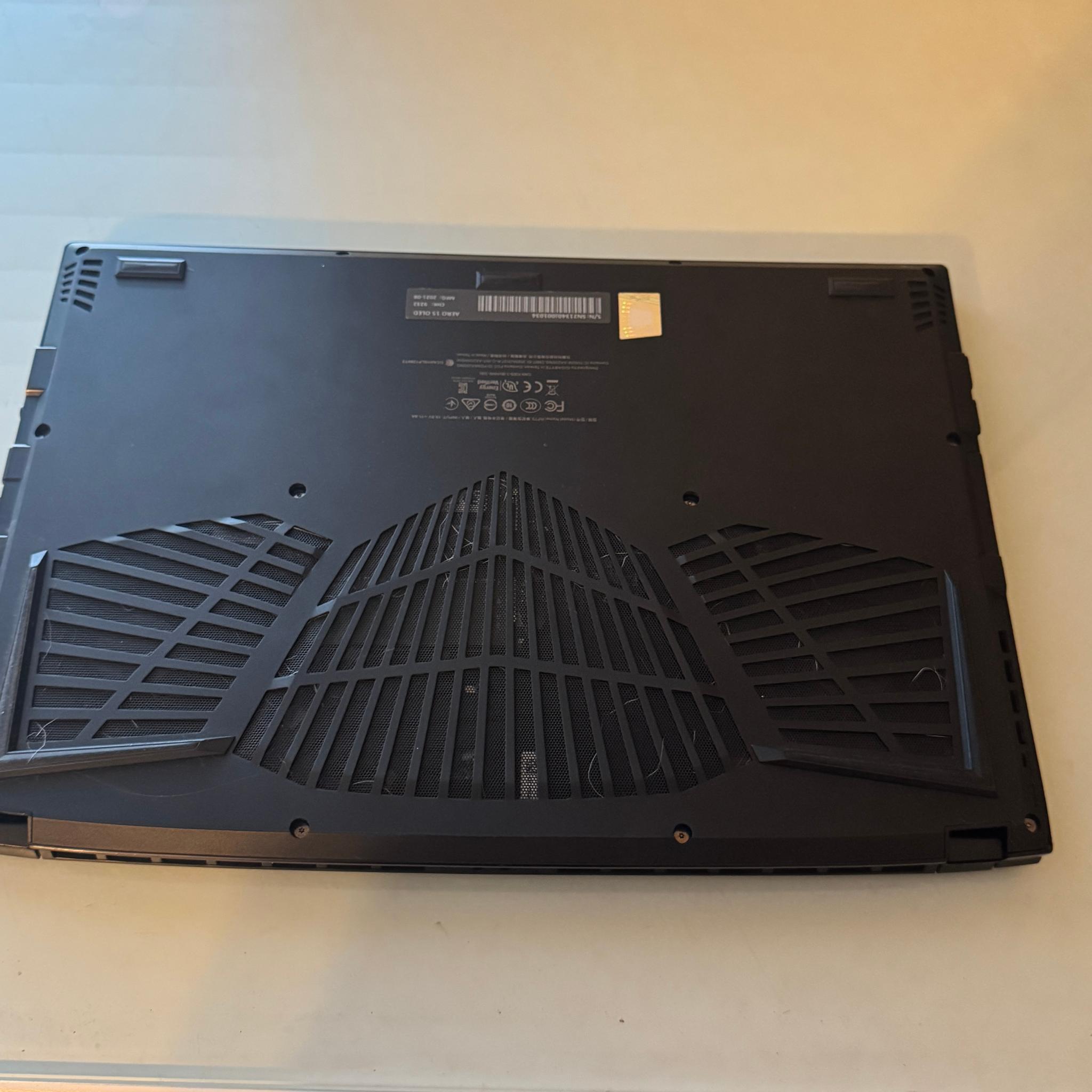 GIGABYTE Aero 15.6" 4K OLED Laptop - Intel Core i7-11800H - 16GB - NVIDIA GeForce RTX 3060 1TB SSD