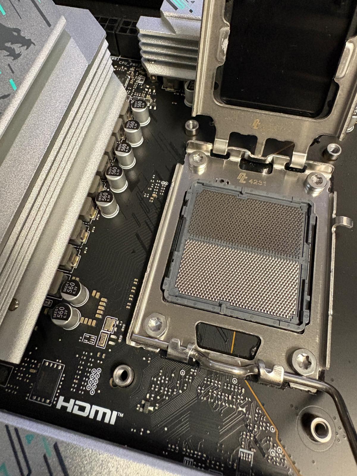 USED & FUNCTION GOOD - MSI X670E GAMING PLUS WIFI