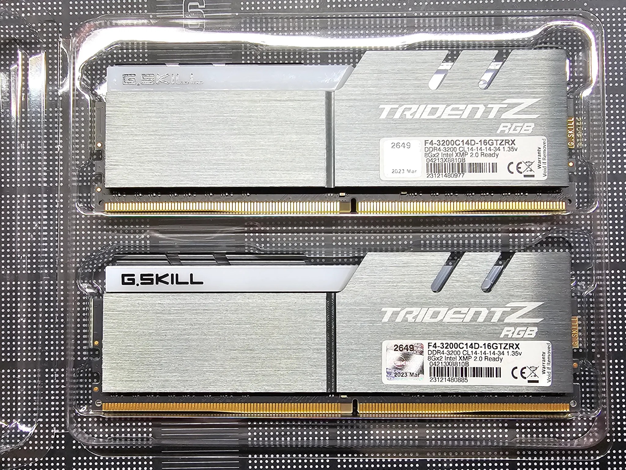 G.Skill Trident Z RGB 16GB (2x8GB) DDR4 3200 CL14 - F4-3200C14D-16GTZRX