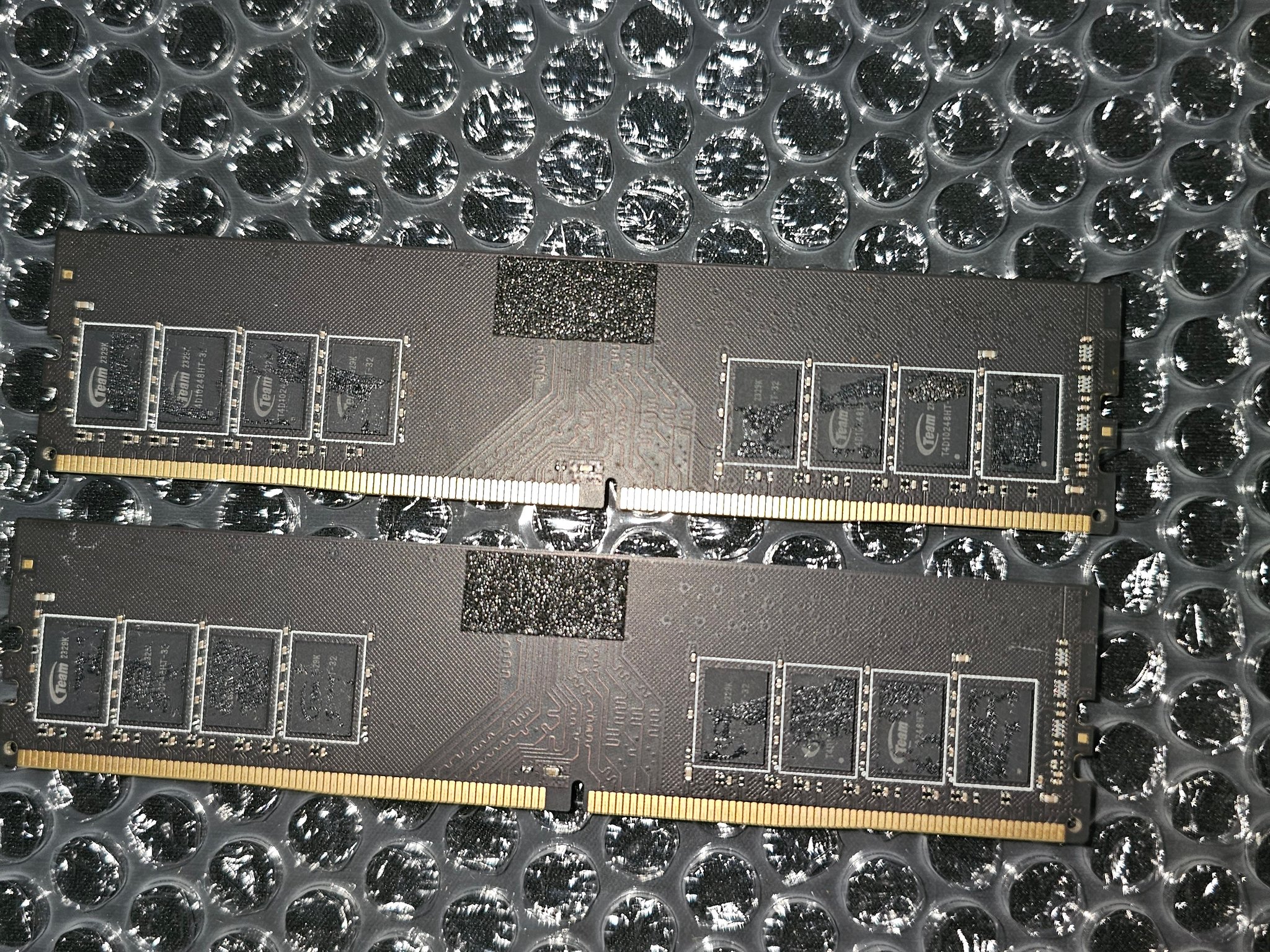 2×8 DDR4 3200MHz CL16 - No Heatspreader