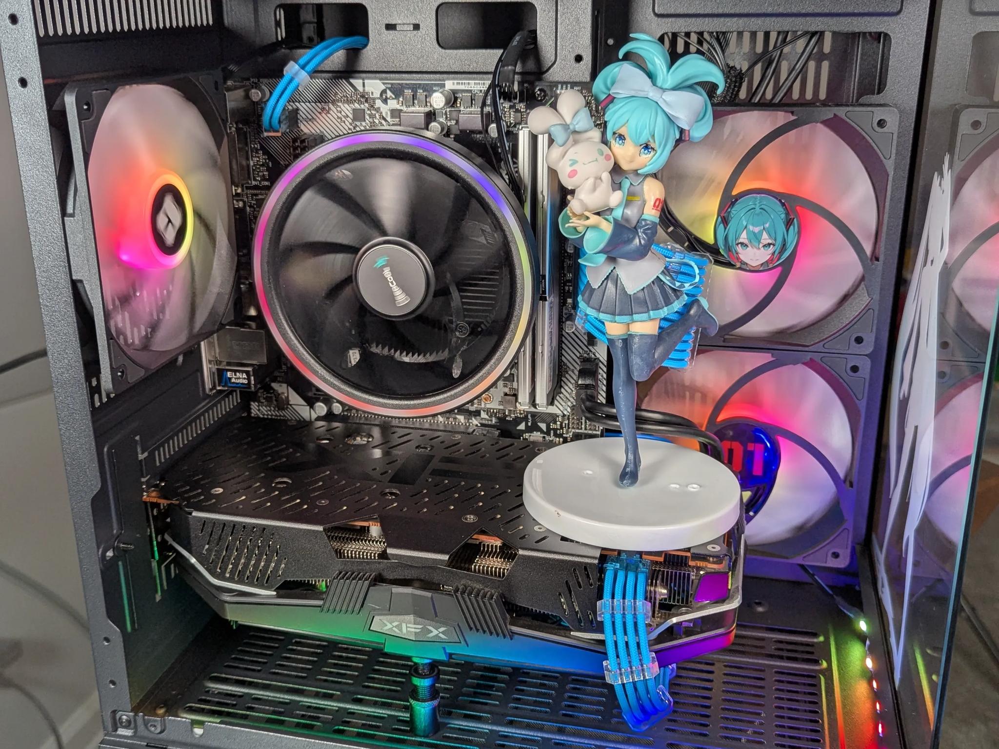 The Most Kawaii Gaming PC - The Hatsune Miku