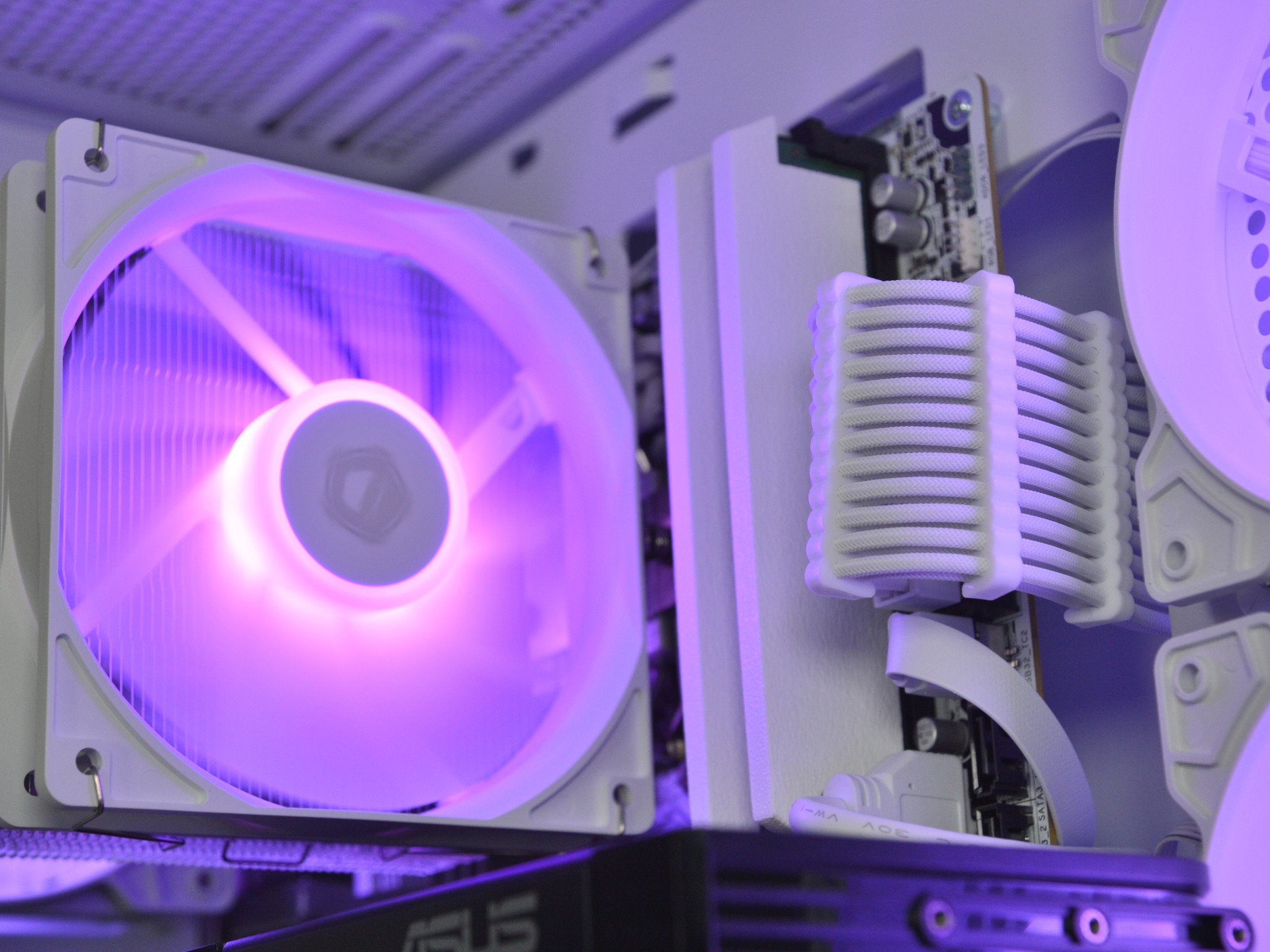 🌨️🌨️ | RTX 5060Ti 8GB| RYZEN 5 8400F | 16 GB DDR5 RAM | 1TB NVME SSD | Snowed In |