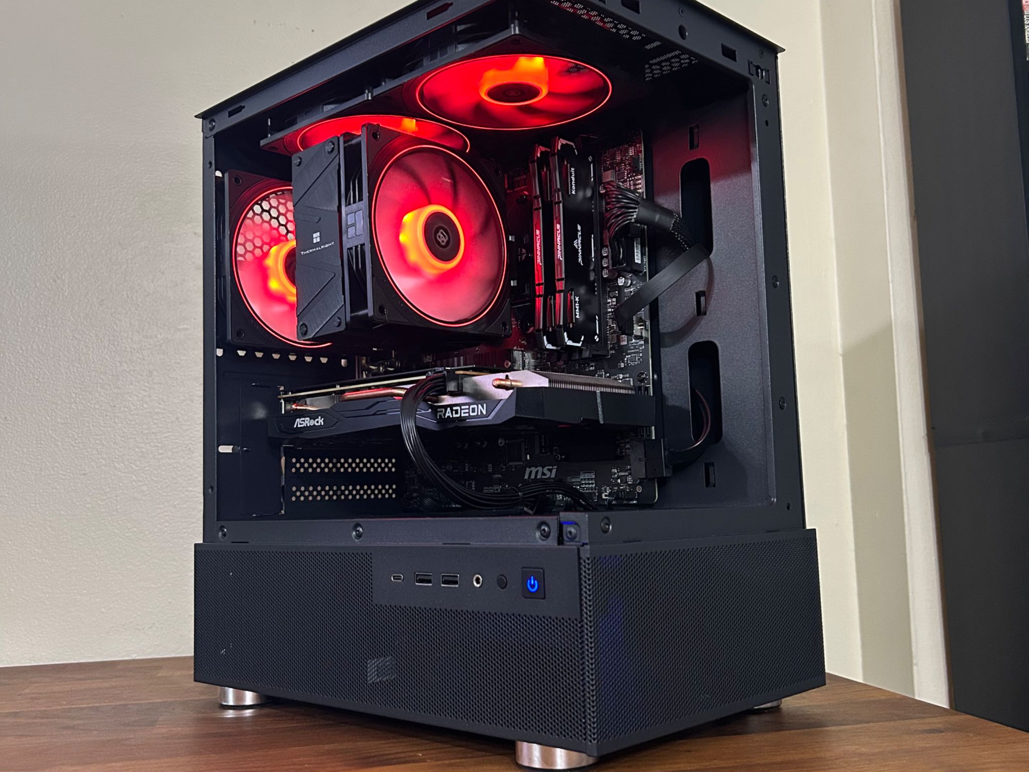 RX 6650XT | Ryzen 5 5500 | 16GB DDR4 | 1TB SSD | The Dark Officer RX
