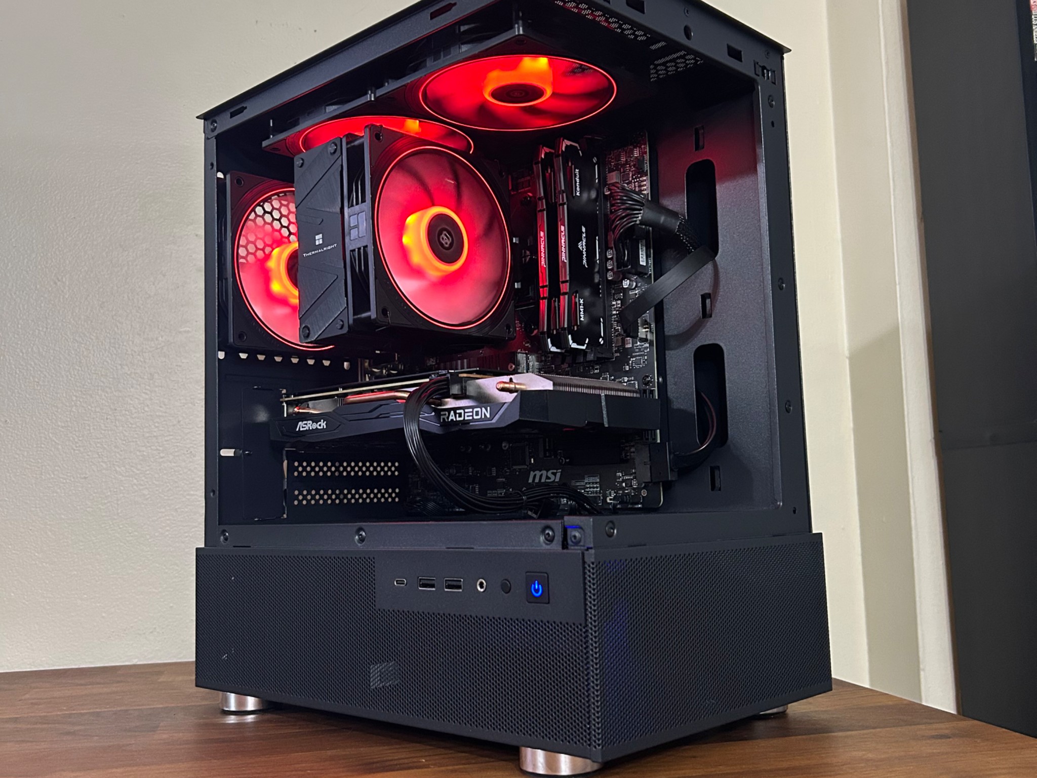 RX 6650XT | Ryzen 5 5500 | 16GB DDR4 | 1TB SSD | The Dark Officer RX