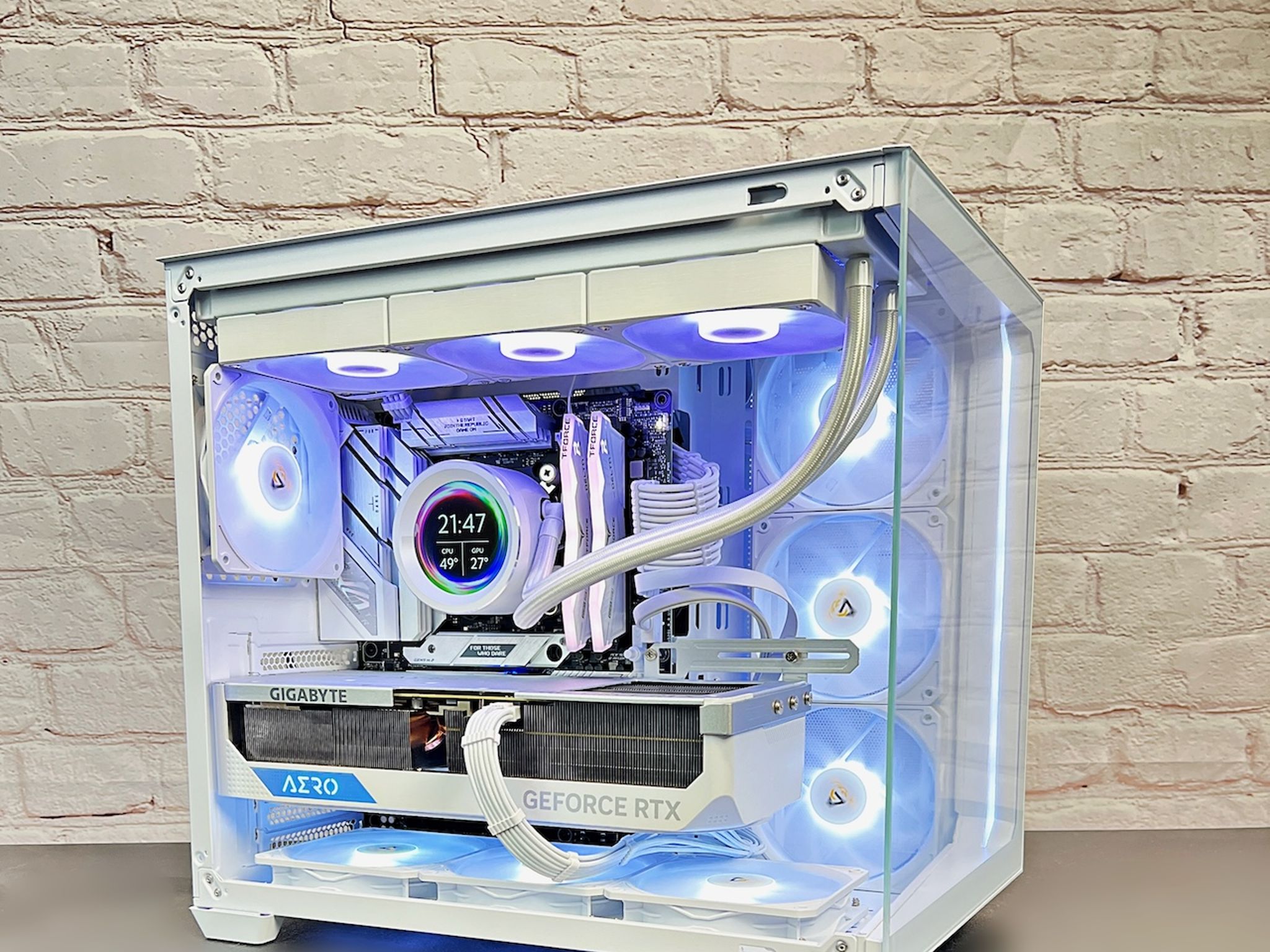 RTX 4080 Super Aero Ryzen 7 7800X3D 32GB DDR5 RAM 2TB M.2 Gaming PC