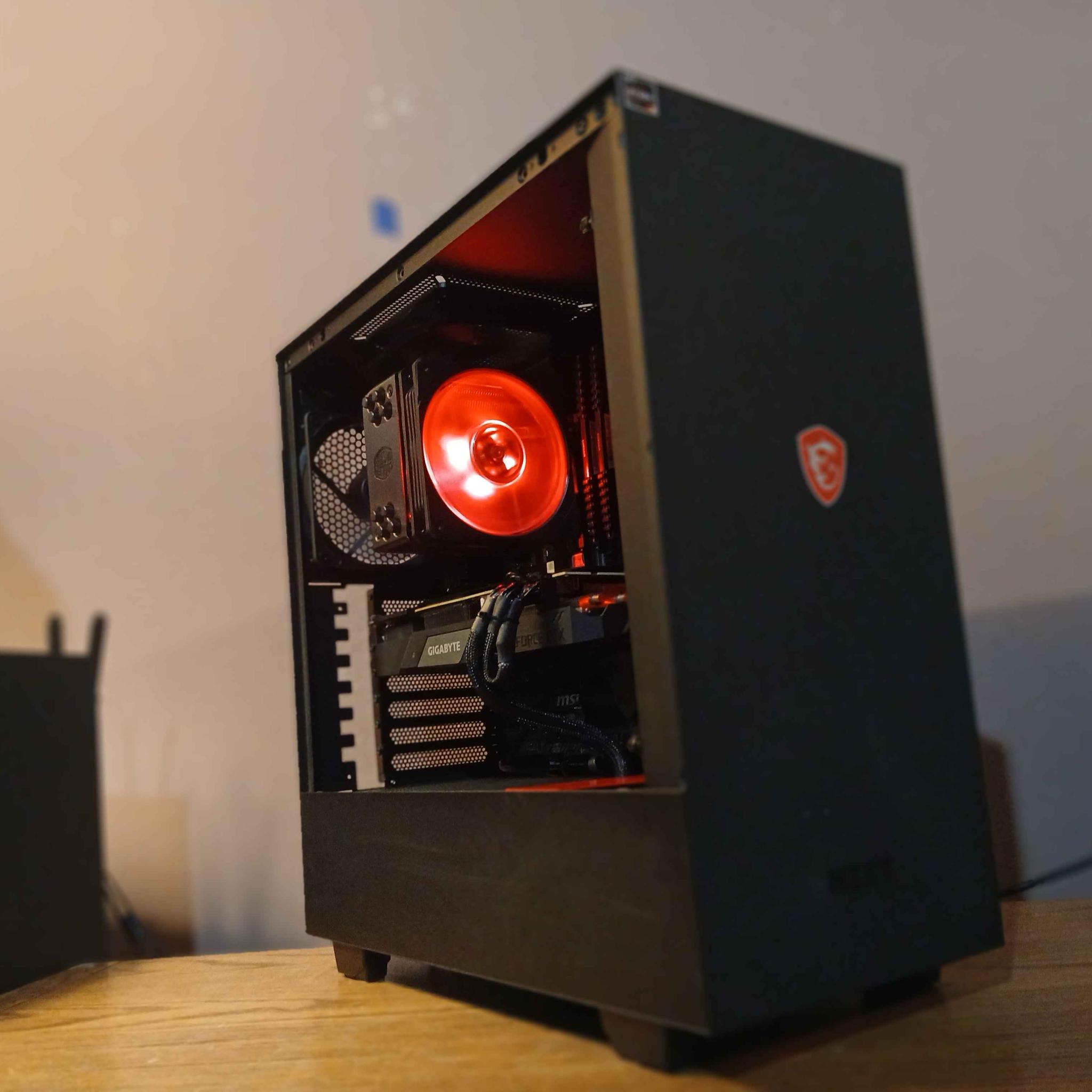 RTX 2070 SUPER | Ryzen 7 2700x | 16gb RAM | 512gb NVME + 500gb HDD | Custom PC