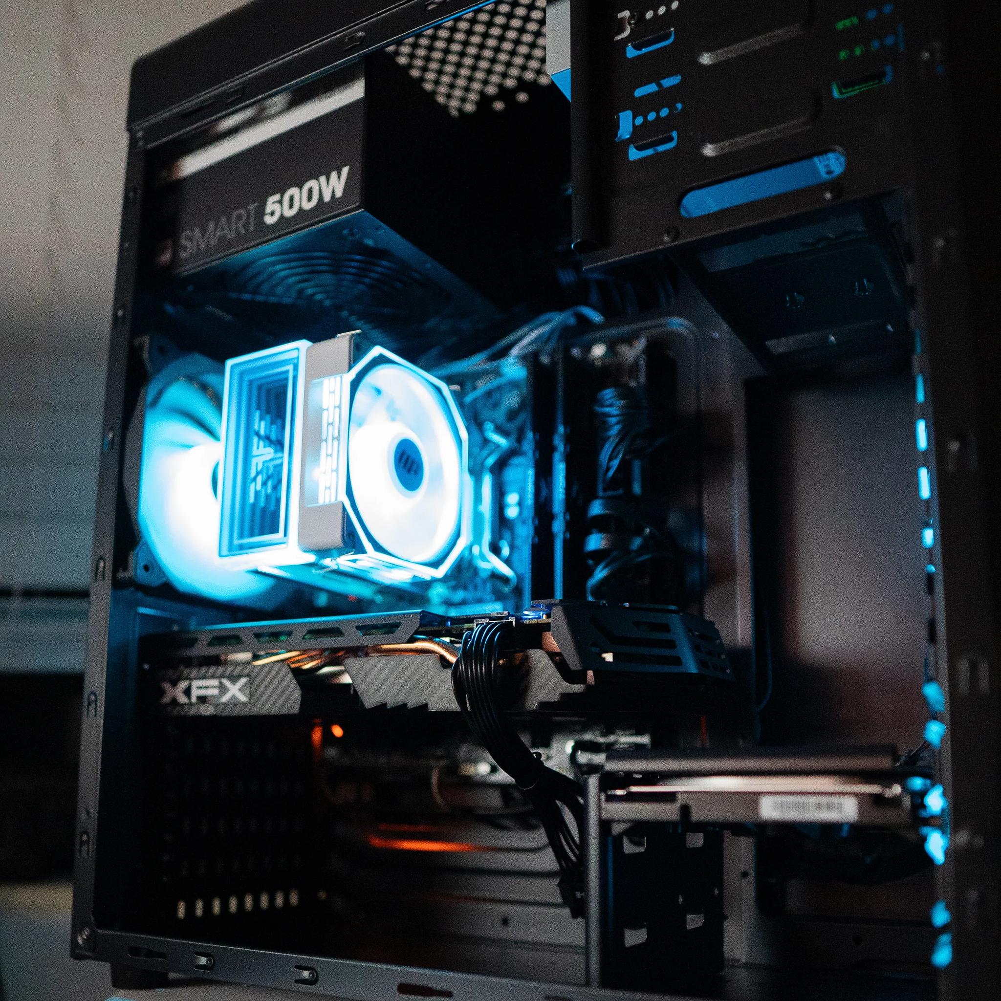 ⛈️❄️ | RX 580 | INTEL i5 8400 | 16GB DDR4 RAM | 256GB NVME SSD + 1TB HDD | Arctic Blizzard 2.0