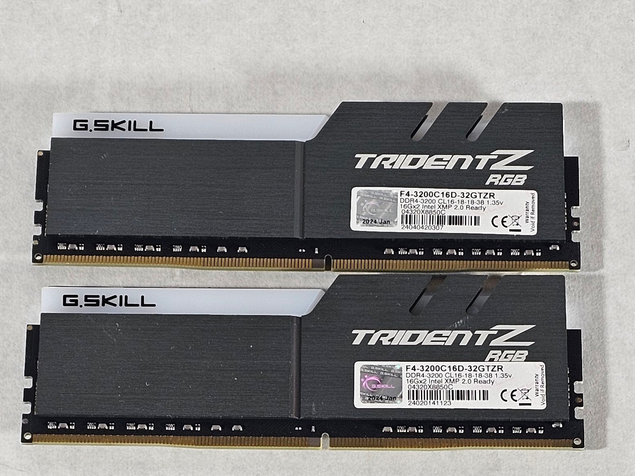 32GB DDR4 (2x16GB) 486 CL16 3200MT/s G.Skill Trident Z