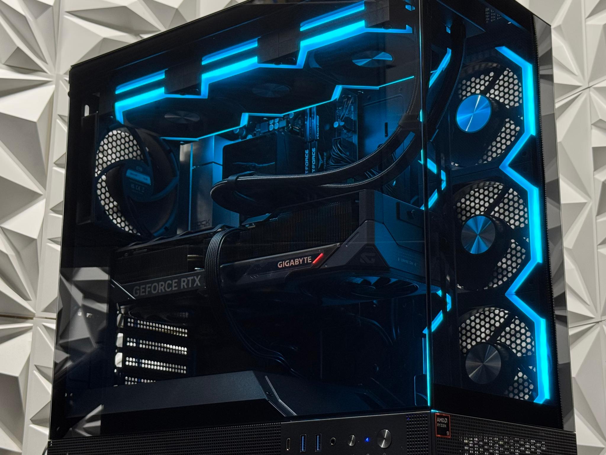 RTX 5070 Ti / Ryzen 9 9900x / 32GB DDR5 / 1TB SSD / Gaming / streaming / Ai / New with warranty