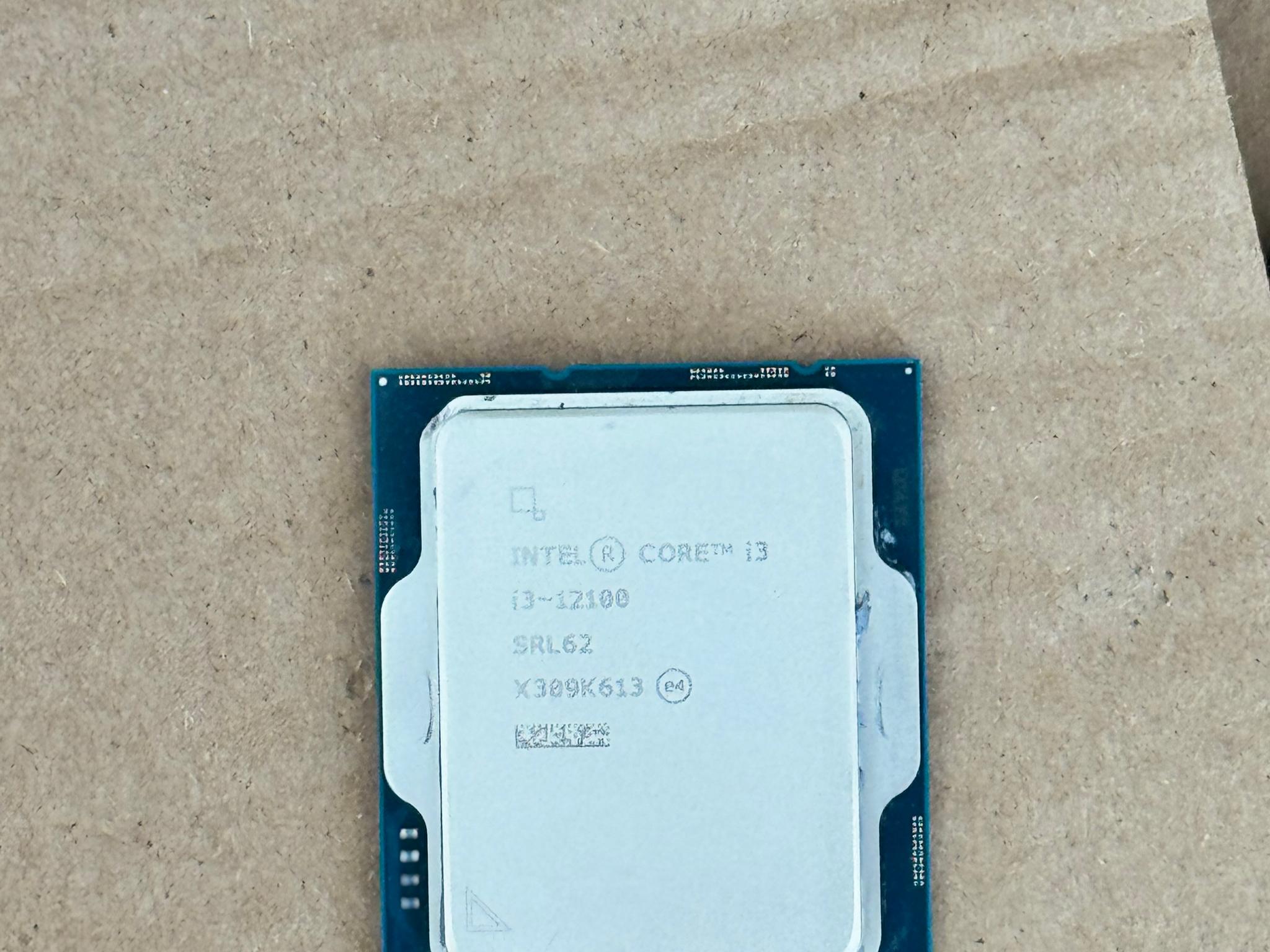 Intel Core i3-12100