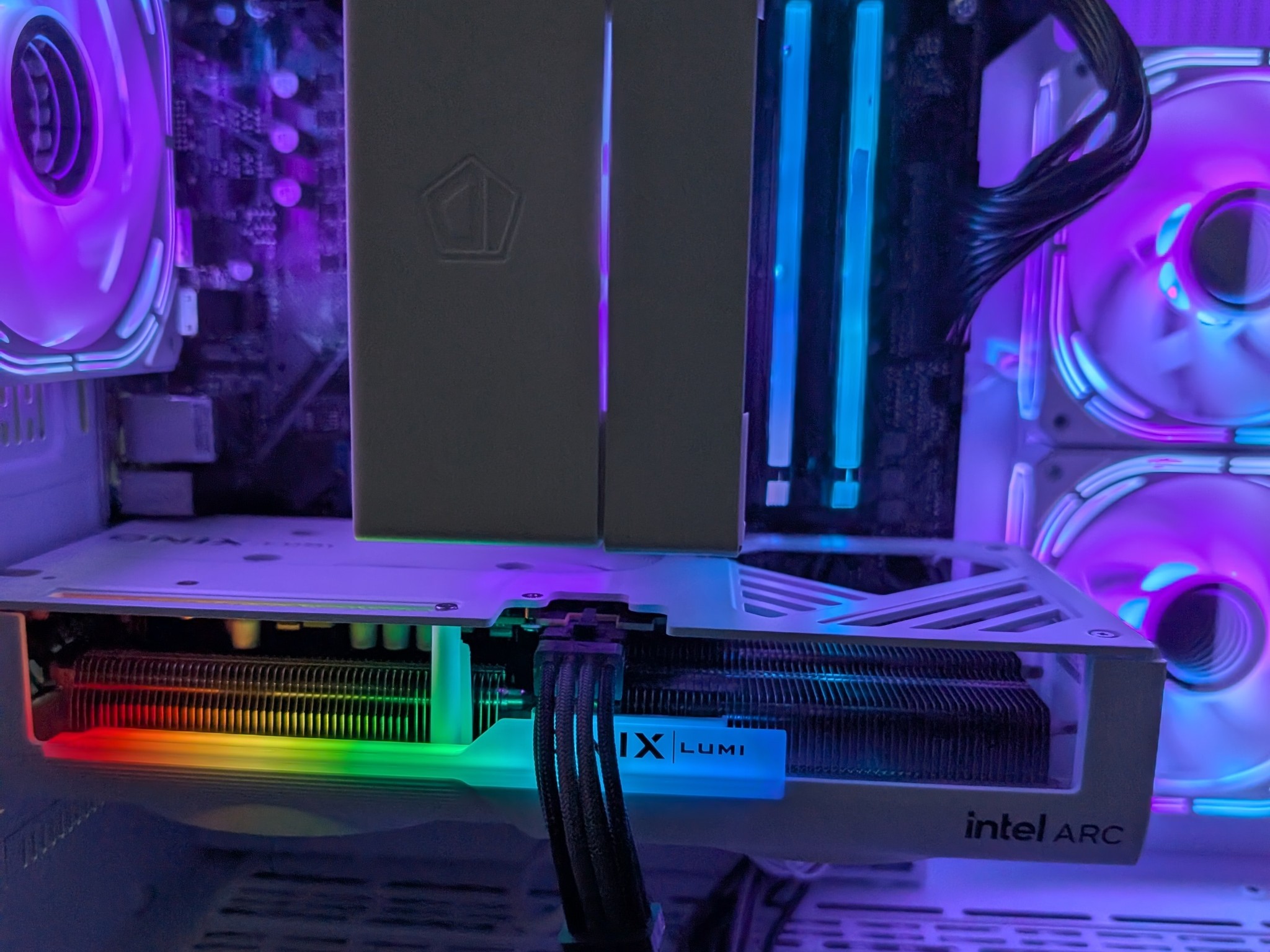Arc B580-Ryzen 7 5700x-32GB DDR4 3200-1 TB NVME Compact Gaming PC