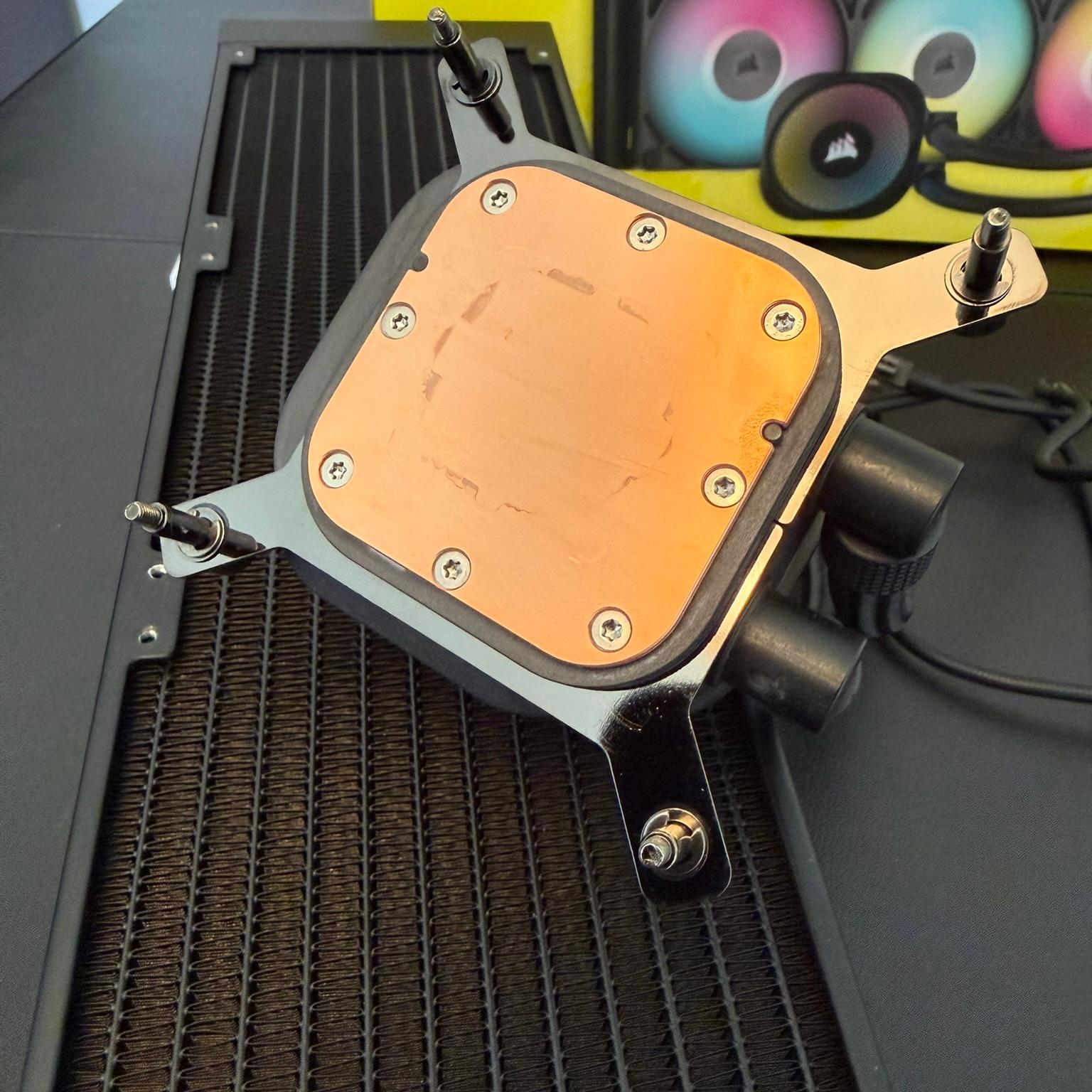CORSAIR iCUE LINK TITAN RX 360 RGB AIO | Complete Kit | Box + Accessories
