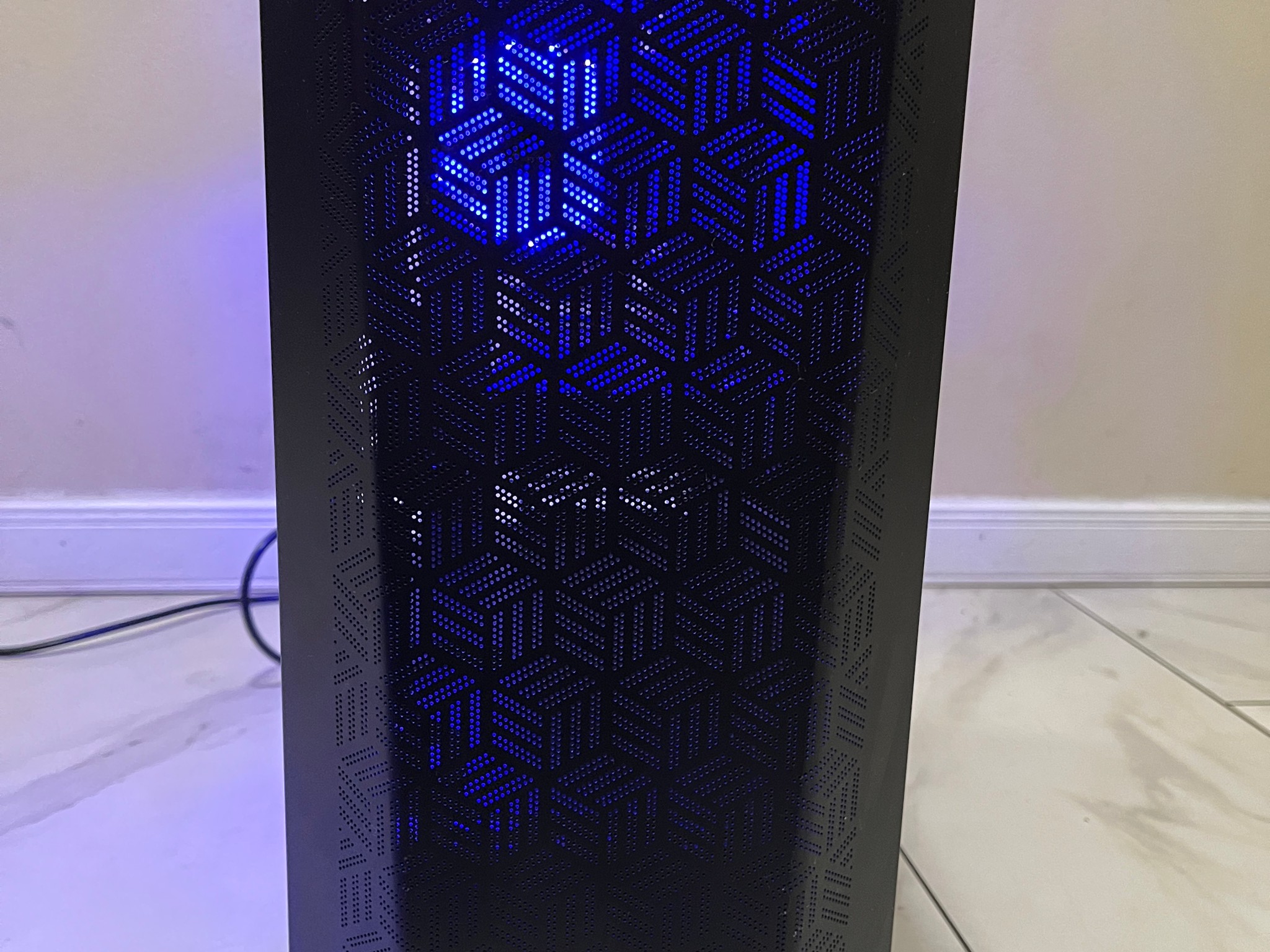 🟠🔥NVIDIA GTX 1080, Intel i3-9100, 12GB RAM, 500 GB SSD, High Performance RGB Gaming PC w/ Remote 🖥️🔵