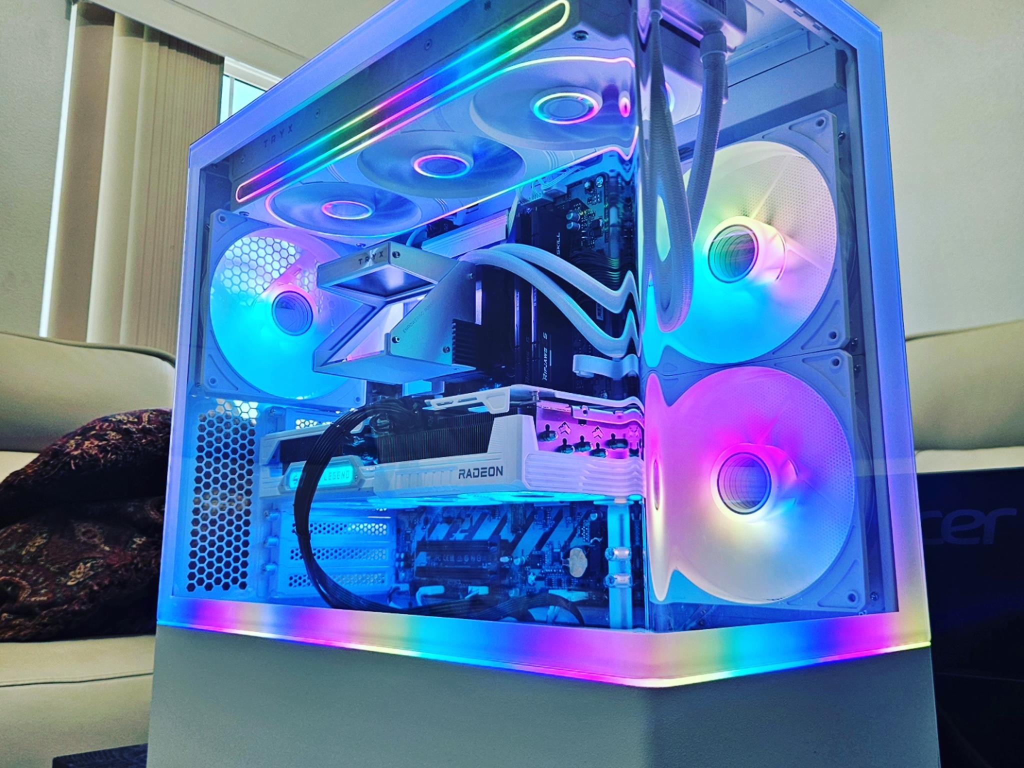 White Gaming PC • RX 9070 XT • Intel Core Ultra 7 265K • 32GB DDR5 • 1TB M.2 • TRYX Holo 360MM