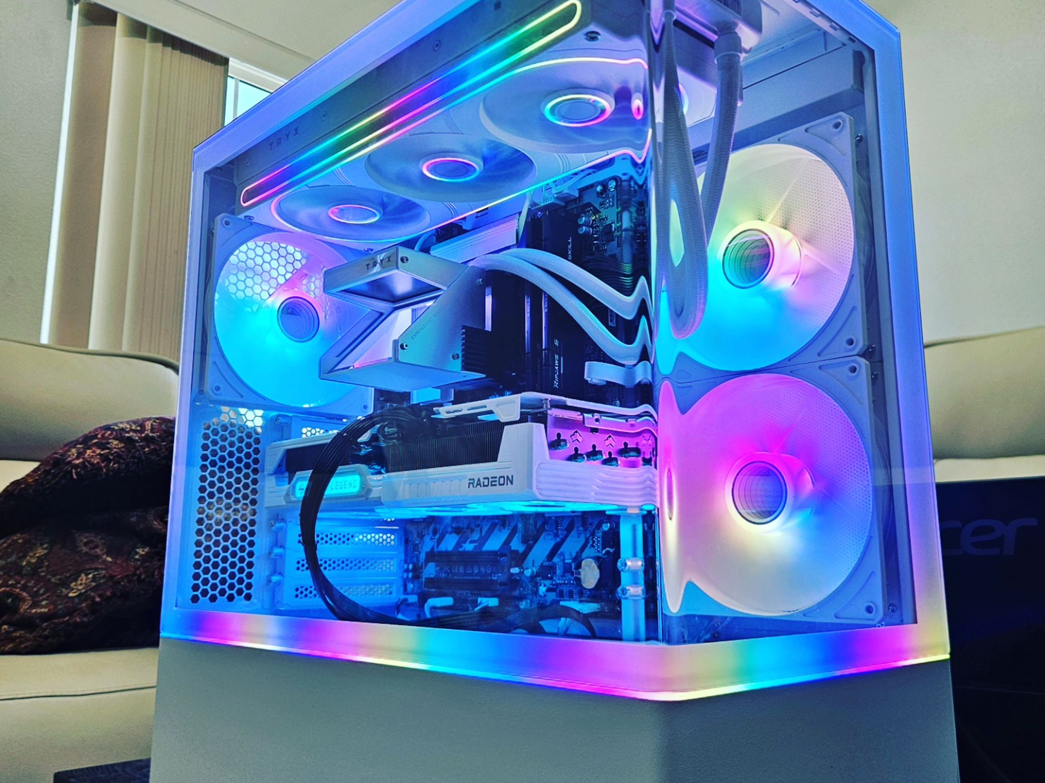 Gaming PC • RX 9070 XT • Intel Core Ultra 7 265K • 32GB DDR5 • 1TB M.2 • TRYX Holo 360MM • Win 11