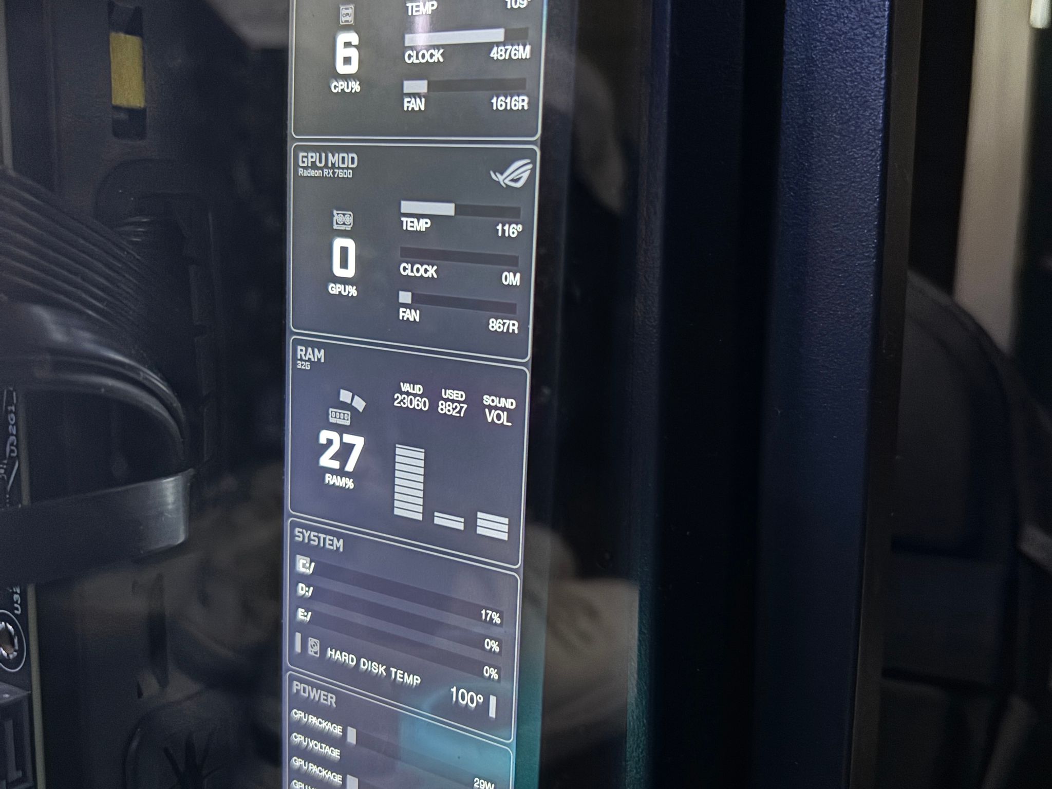 Infinity RGB | Ryzen 5 v7600x | RX 7600 | 32 GB DDR5 (6000MTs) | 1 TB SSD | digital display | 750W