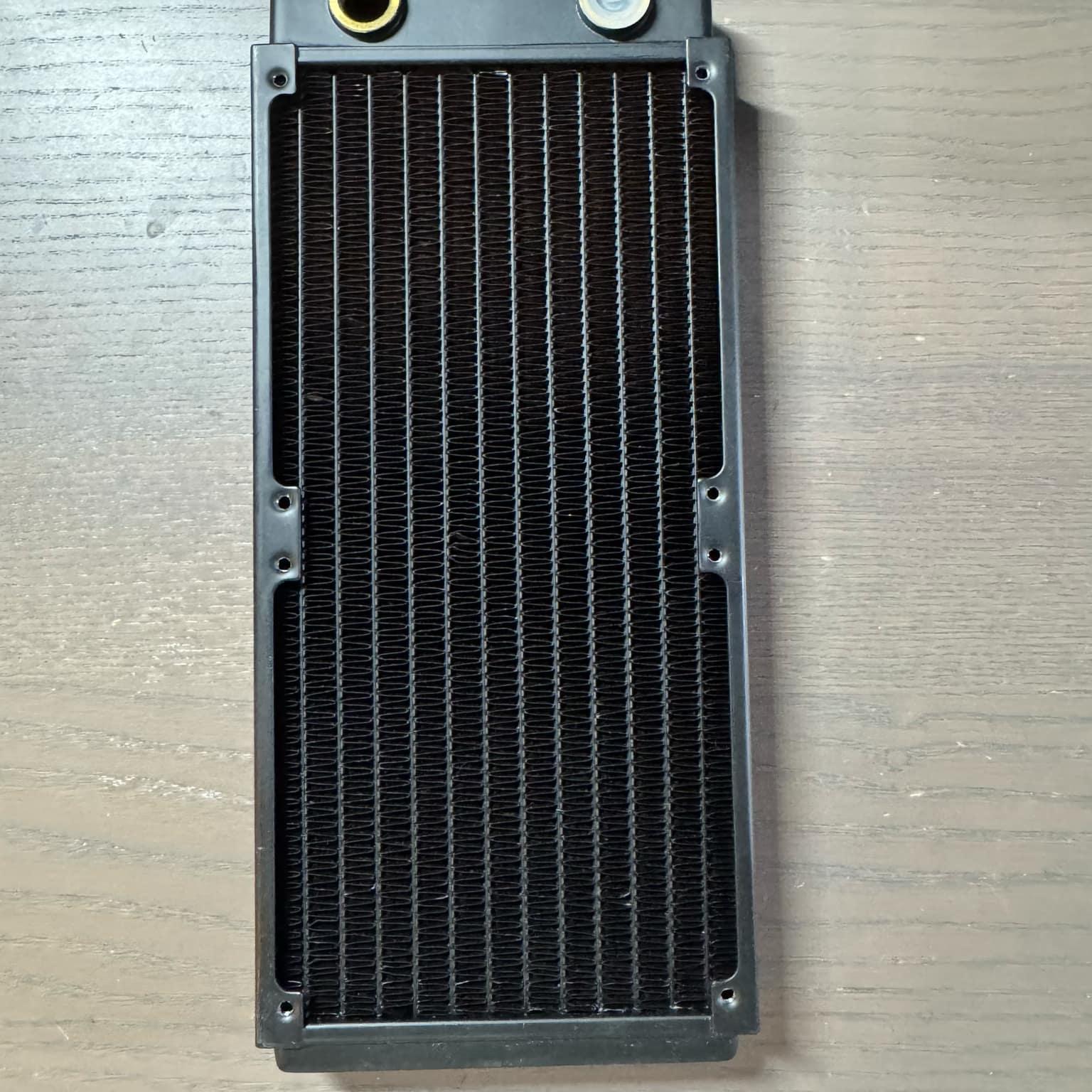 Thermaltake 240MM Water Cooling Radiator BRAND NEW OPEN BOX