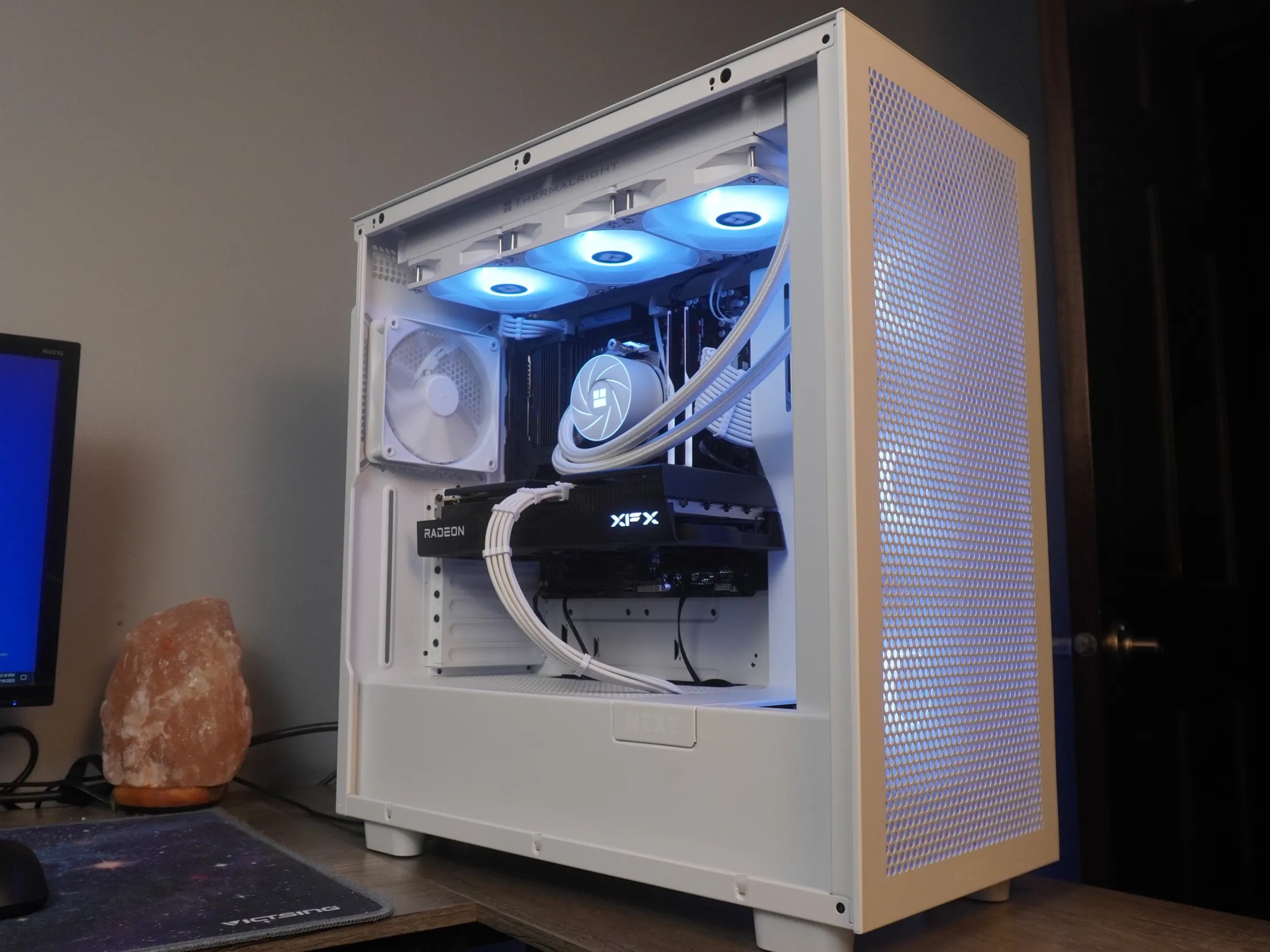 🤍ARCTIC🤍 PRICE TO PERFORMANCE 💪 1440p/1080p MACHINE  🧡RX 9060XT 16GB 🧡 Ryzen 5 9600x | 2TB NVME