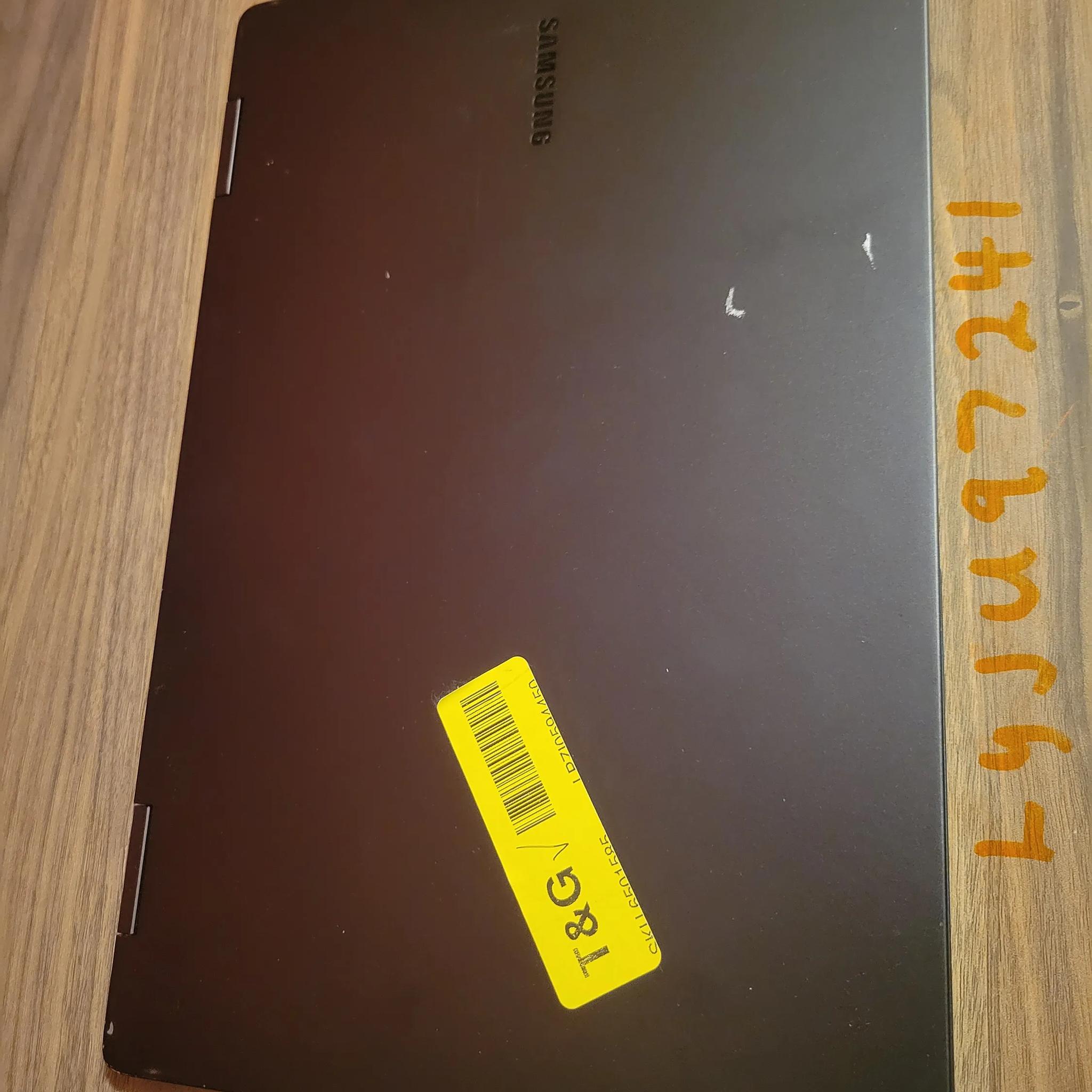 Samsung Book 2 360 Laptop - intel Evo i5 - 256gb Ssd - 13.3" AmoLED Touch Screen