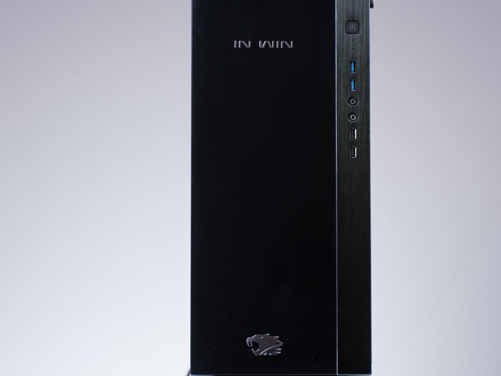 RTX 4070 Ti Ryzen 7 7700X 2TB 32GB Windows 11 Pro Gaming Workstation PC