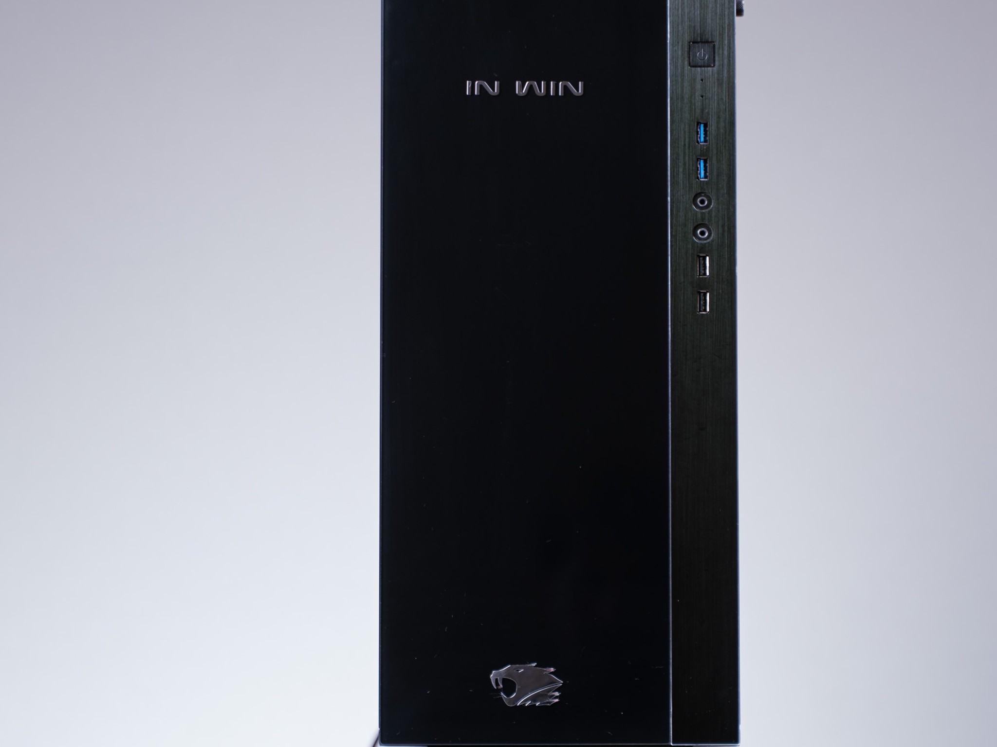 RTX 4070 Ti Ryzen 7 7700X 2TB 32GB Windows 11 Pro Gaming Workstation PC