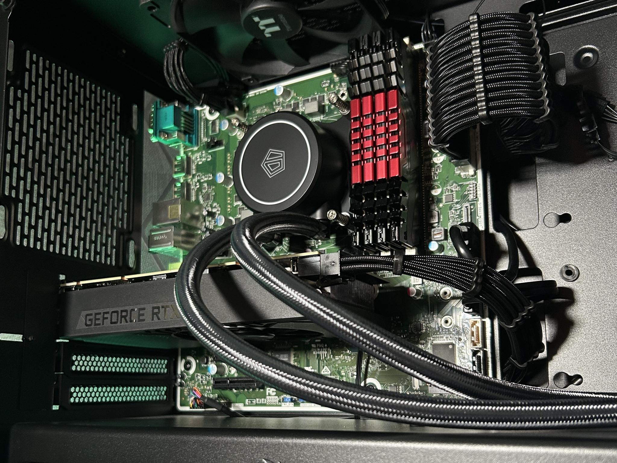 💻USED TECH DEALS💻 RTX 3060 12GB / Intel Core i7 8700 / 240mm AIO / 512GB SSD / 32GB RAM / WIN10