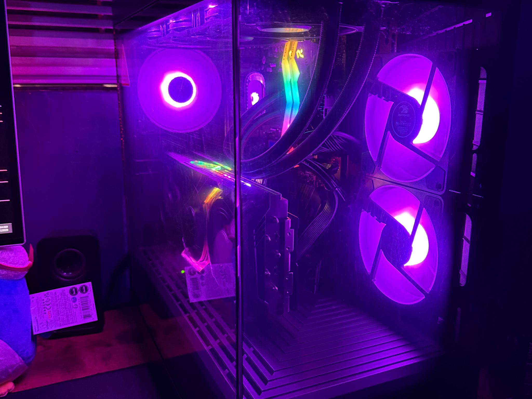 iBuyPower prebuilt Amd 7900xt 32 gb Ram PC