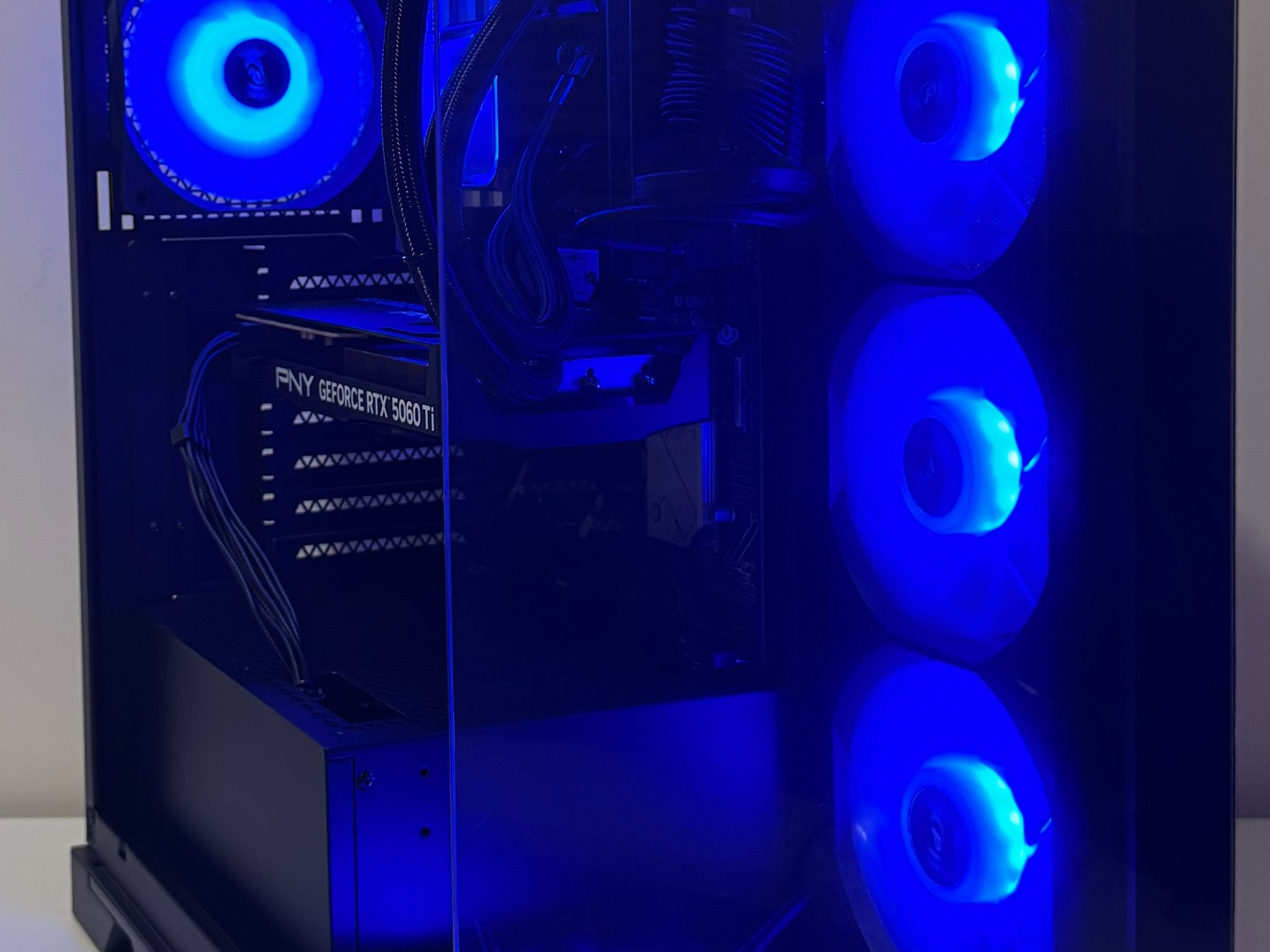 AMD X3D Ryzen 5 7500X3D 32GB DDR5 RAM GeForce RTX 5060 Ti 1TB Gen5 NVMe SSD Corsair 850W Gaming PC