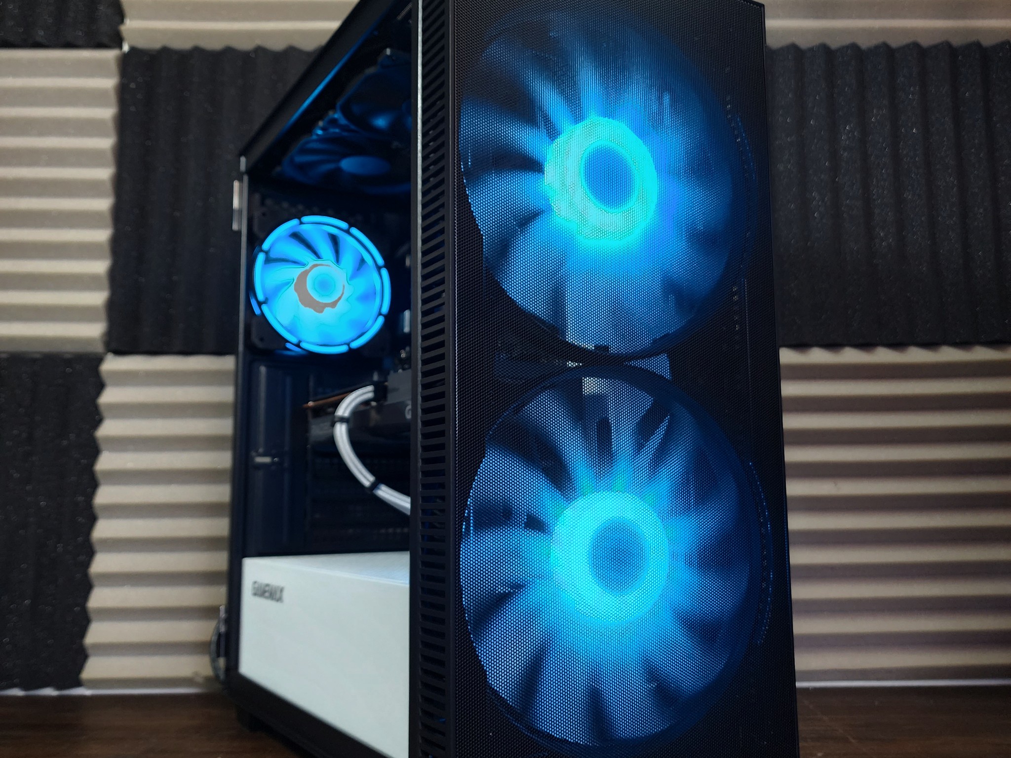 🖤🤍💙 Gigabyte Eagle Radeon RX 6600 8GB // Intel Core i5 11400 // OLOy 16GB 3200MHz